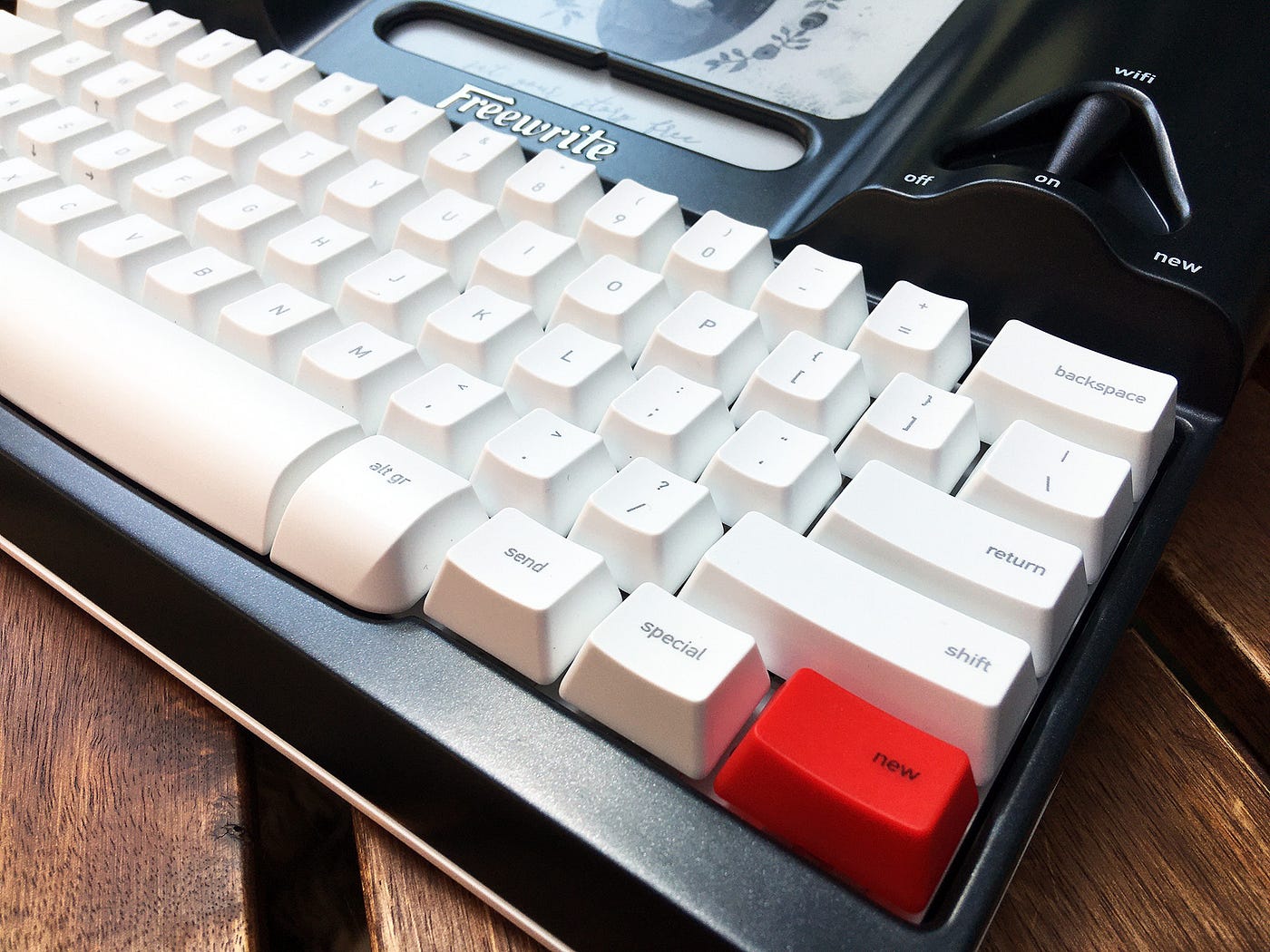 Astrohaus Freewrite Smart Typewriter Gen. 3 Review | by Scollurio