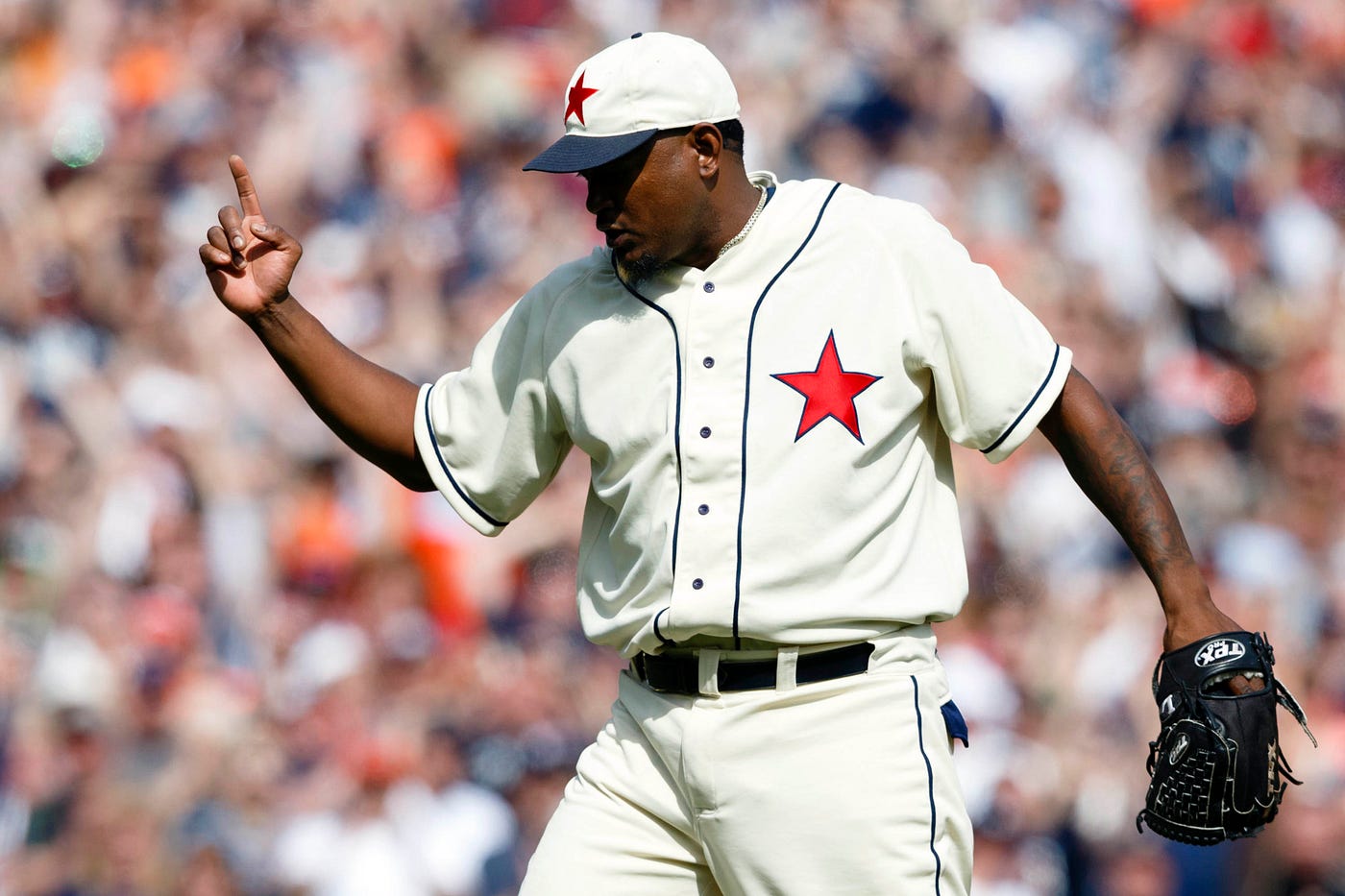 1945 throwback uniform  Vintage jerseys, Detroit tigers, Varsity