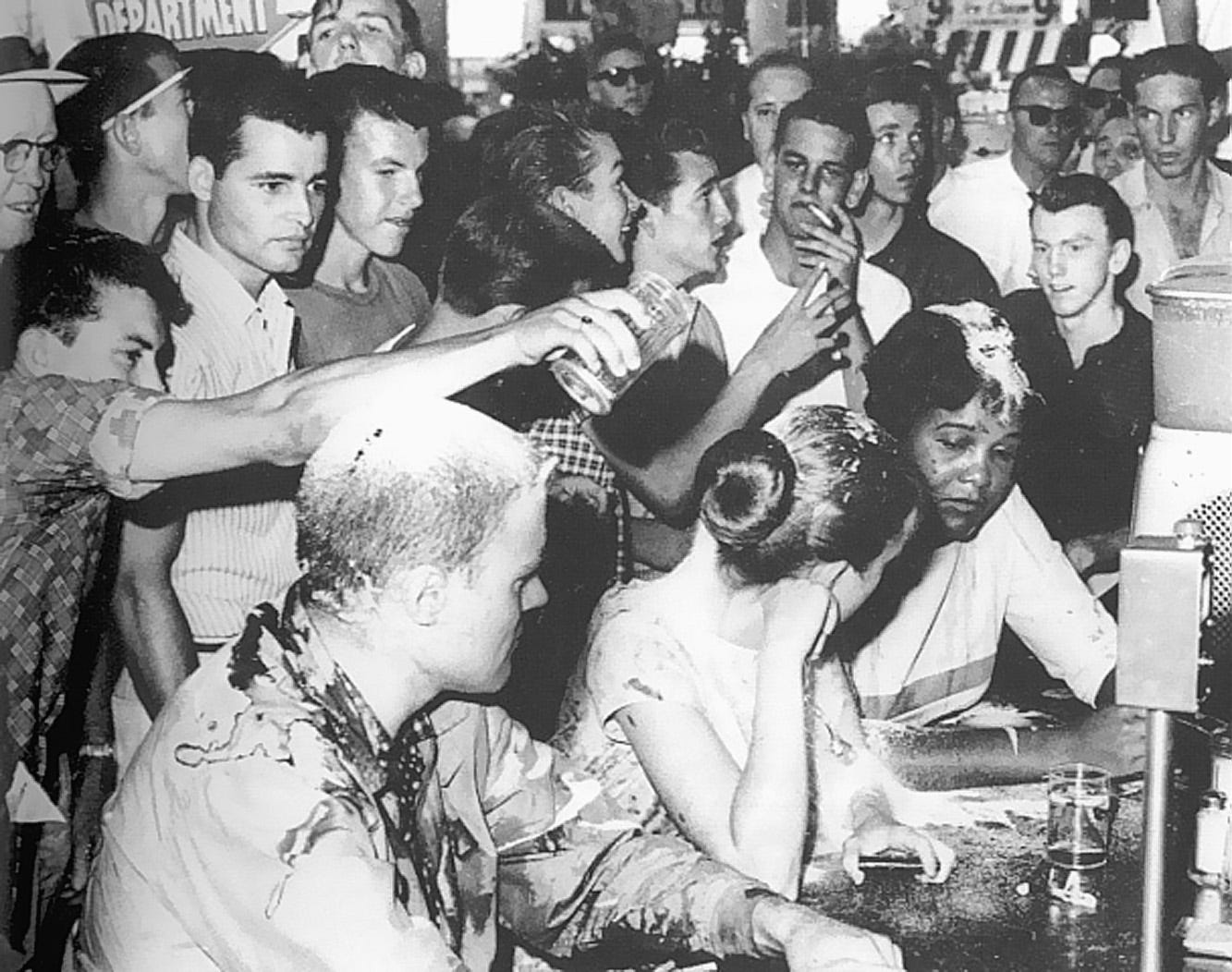 Ray Charles, el padre del Soul que derrumbó la segregación racial con su  música | by Elías Moscoso | Revista Sobredosis | Medium