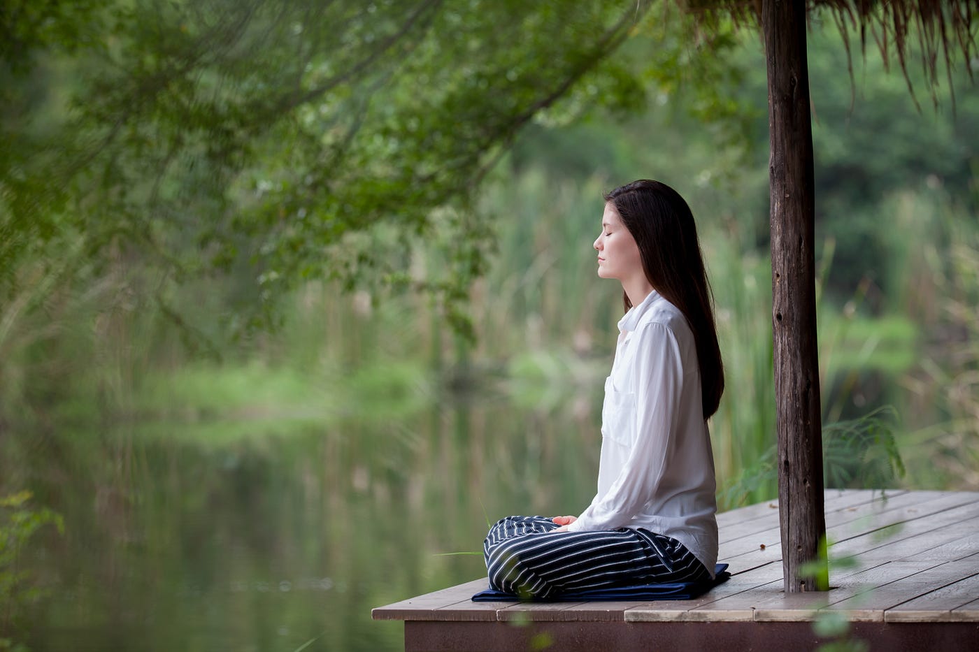 Mindfulness & Meditation: What's the Difference? | by Ed and Deb Shapiro | Thrive Global | Medium