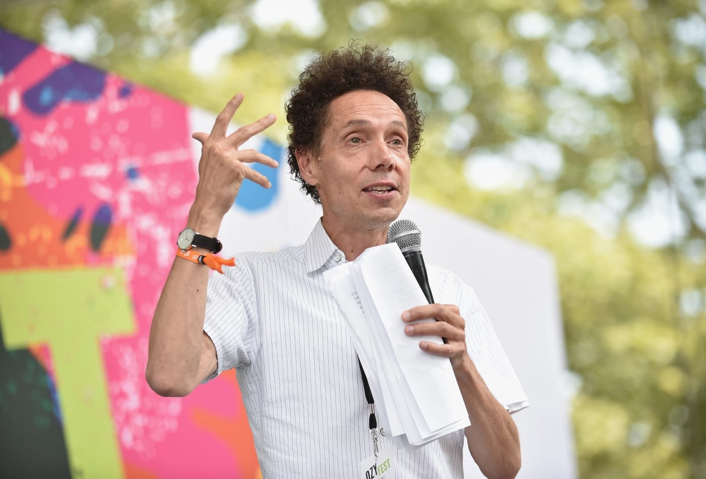 How Malcolm Gladwell Tricks You Into Believing | Medium