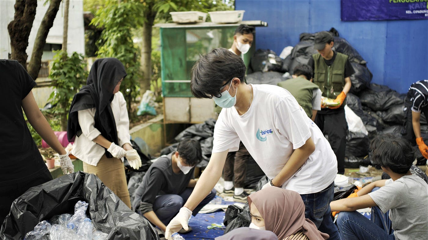 Kolaborasi Kampus dan Warga Sekitar Sukseskan Program Pengelolaan Sampah