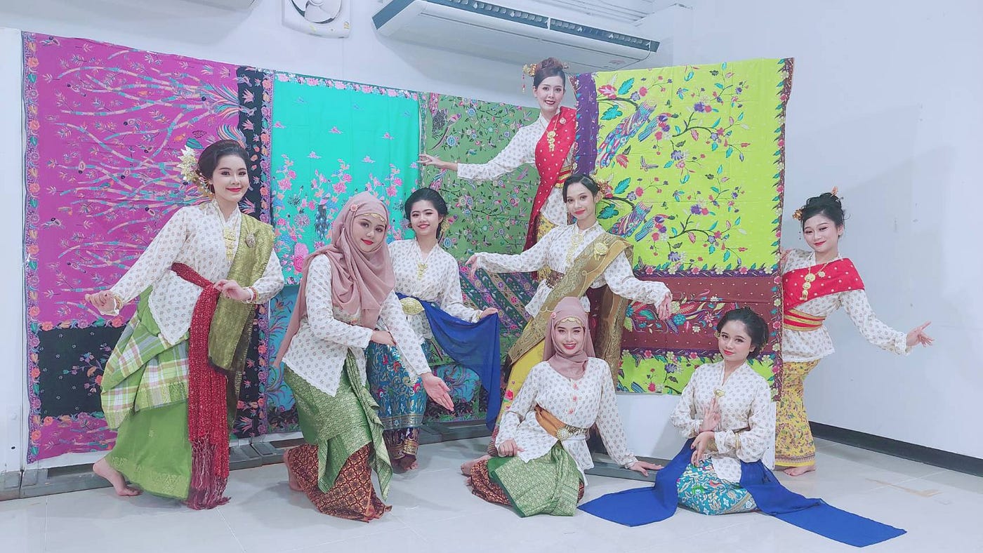 Panja Kebaya Peranakan: Dancing the Threads of ASEAN Heritage