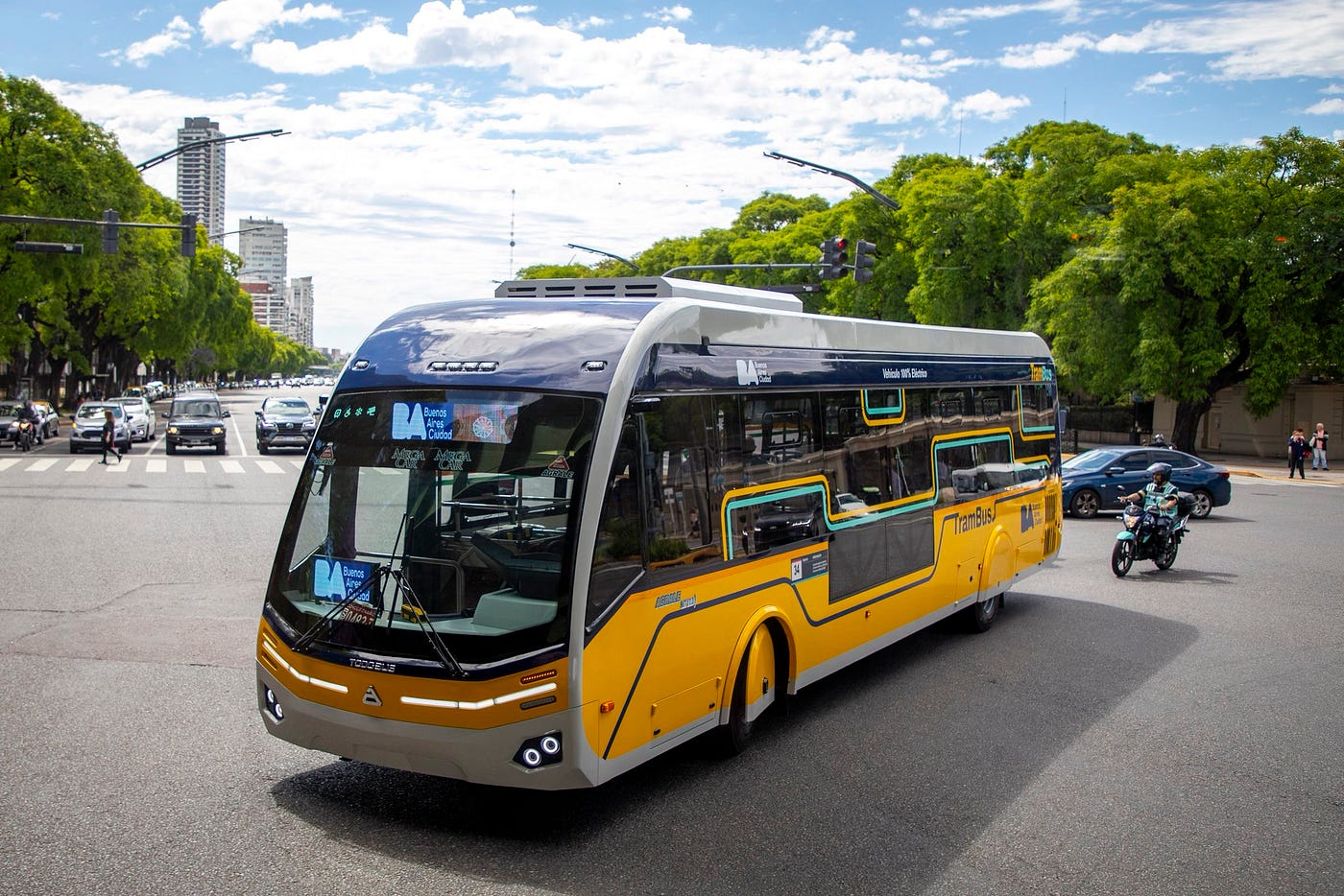 En noviembre 2025 comenzaron a circular los primeros trambuses en Buenos Aires
