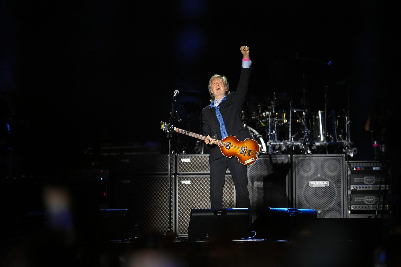 Show de Paul McCartney retorna à Florianópolis e faz jus à sua grandeza histórica