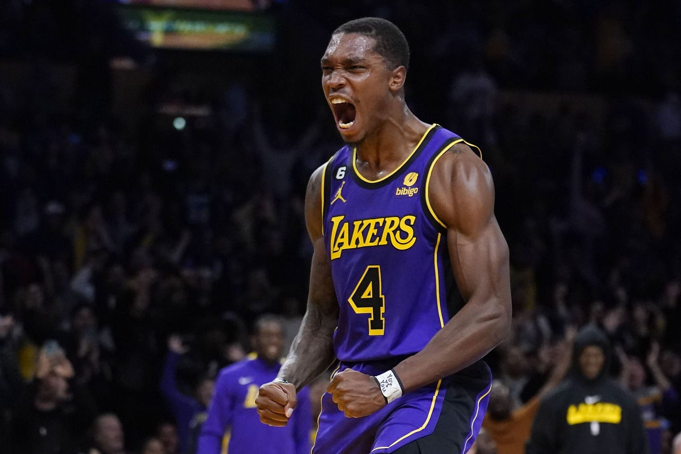 Lakers rally past Warriors in Game 4, take 3-1 series lead
