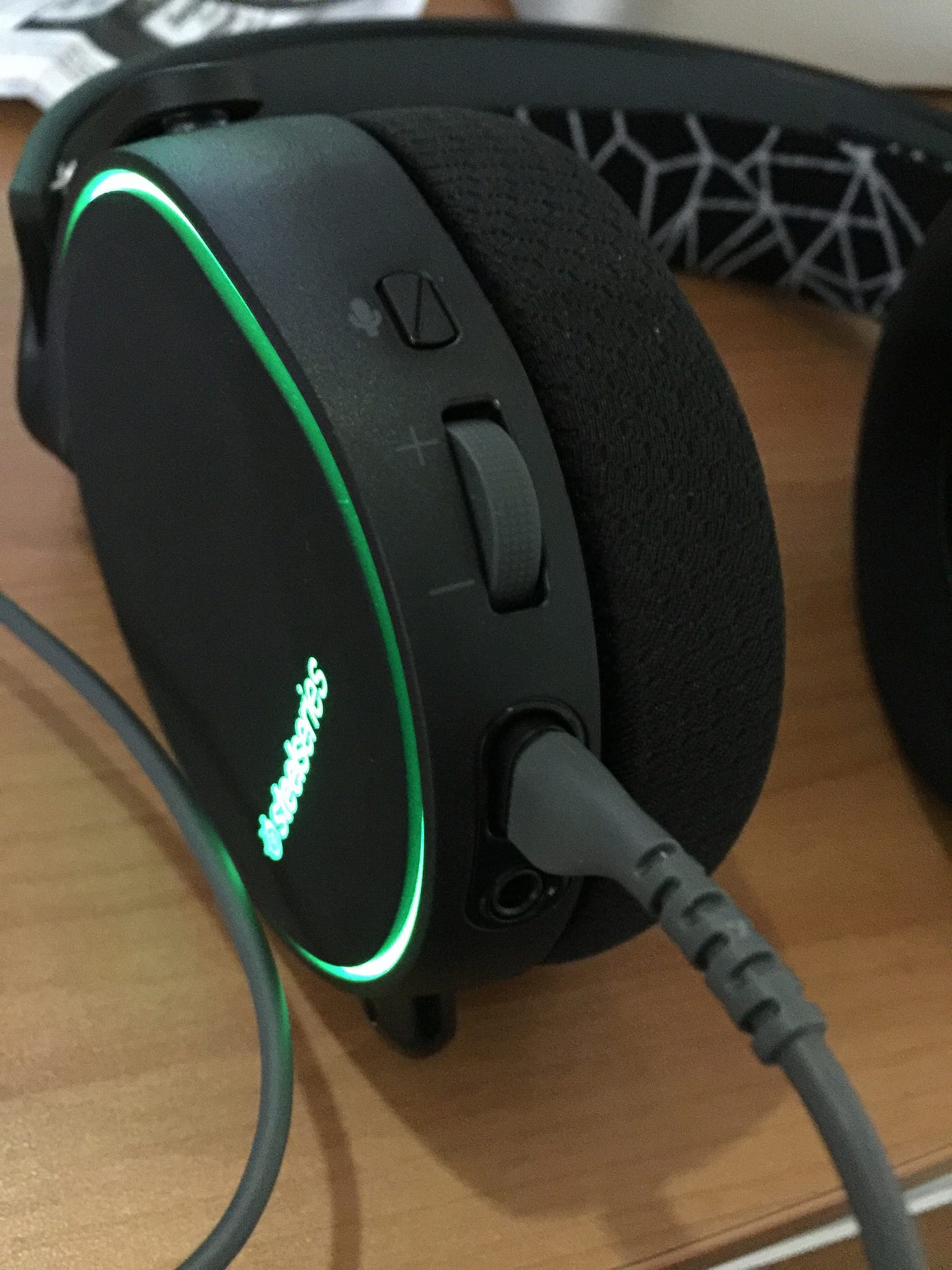Steelseries Arctis 5 Review: The Best Value Headset on the Market! | by  Alex Rowe | Medium