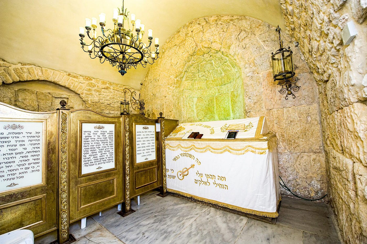 King David's Tomb And The Story Behind Its Location | Medium