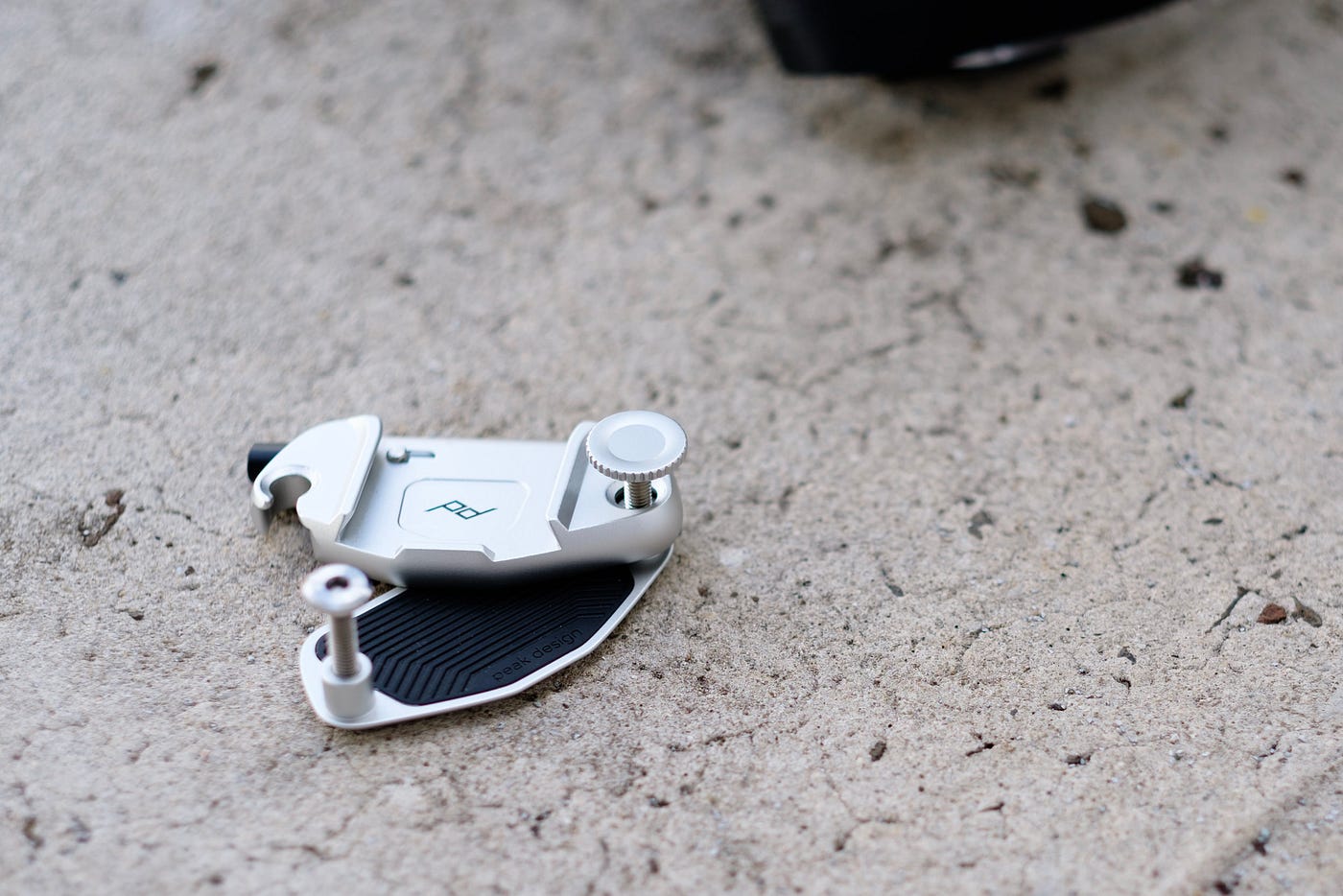 Peak Design Capture Clip V3 シルバー Amazon.com : Peak Design Capture Camera Clip V3 Solo, Silver