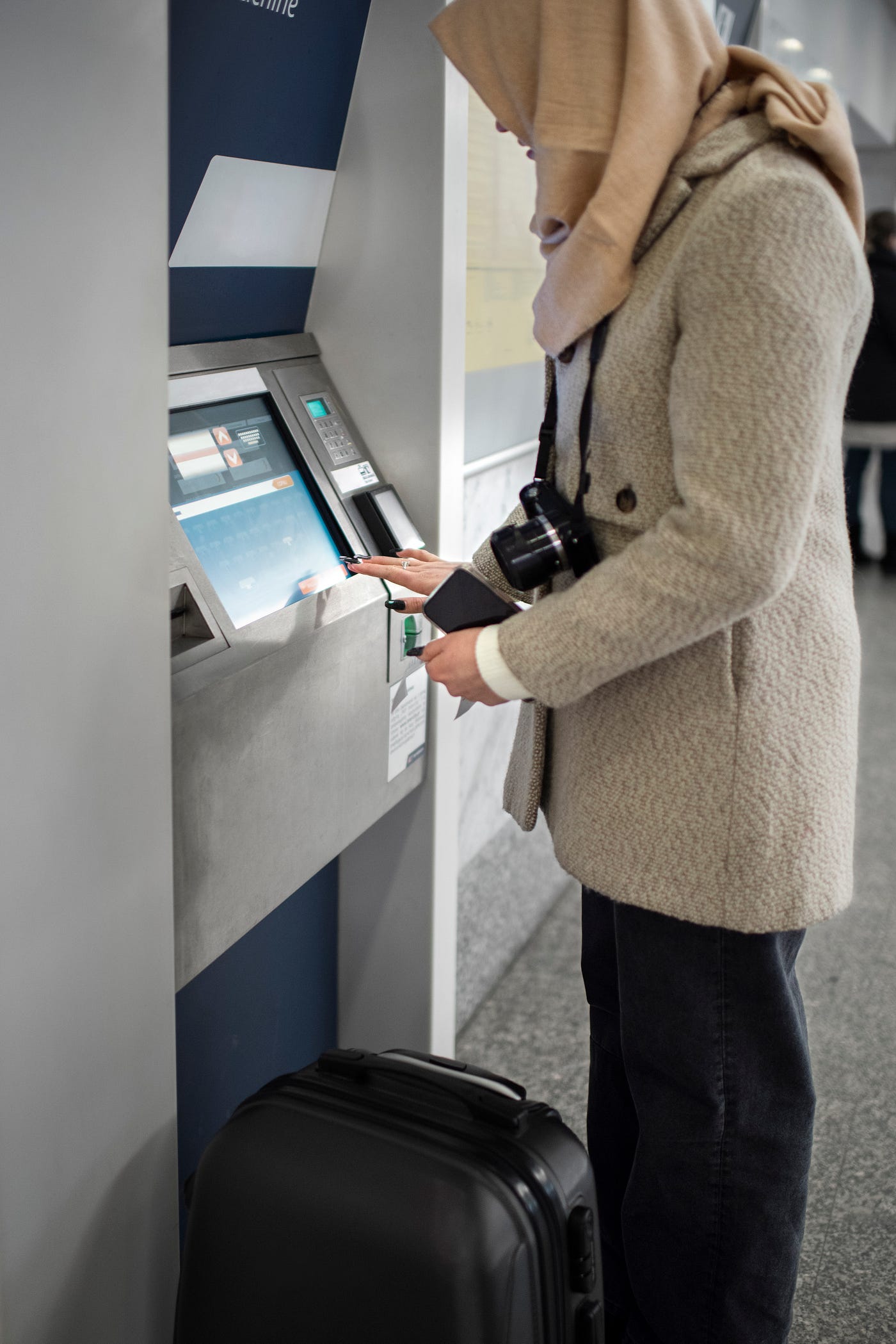 Why Lounges in Chicago Trust Gold Coast ATM for Reliable ATM Services