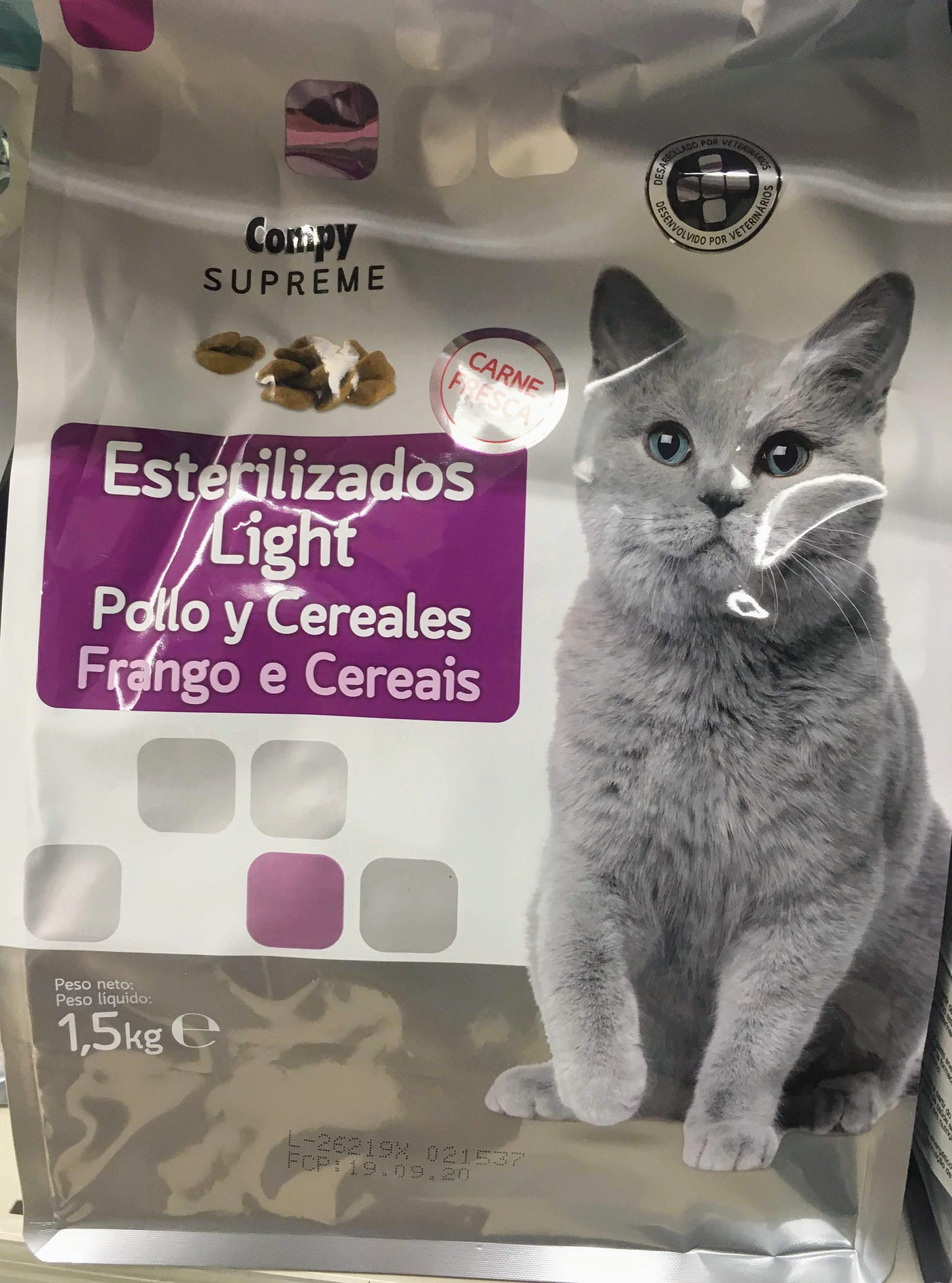 Piensos de marca blanca: Cómo elegir un pienso de calidad para gatos y  perros (3) | by Verónica Valls | gorogoro: purr & roll! | Medium