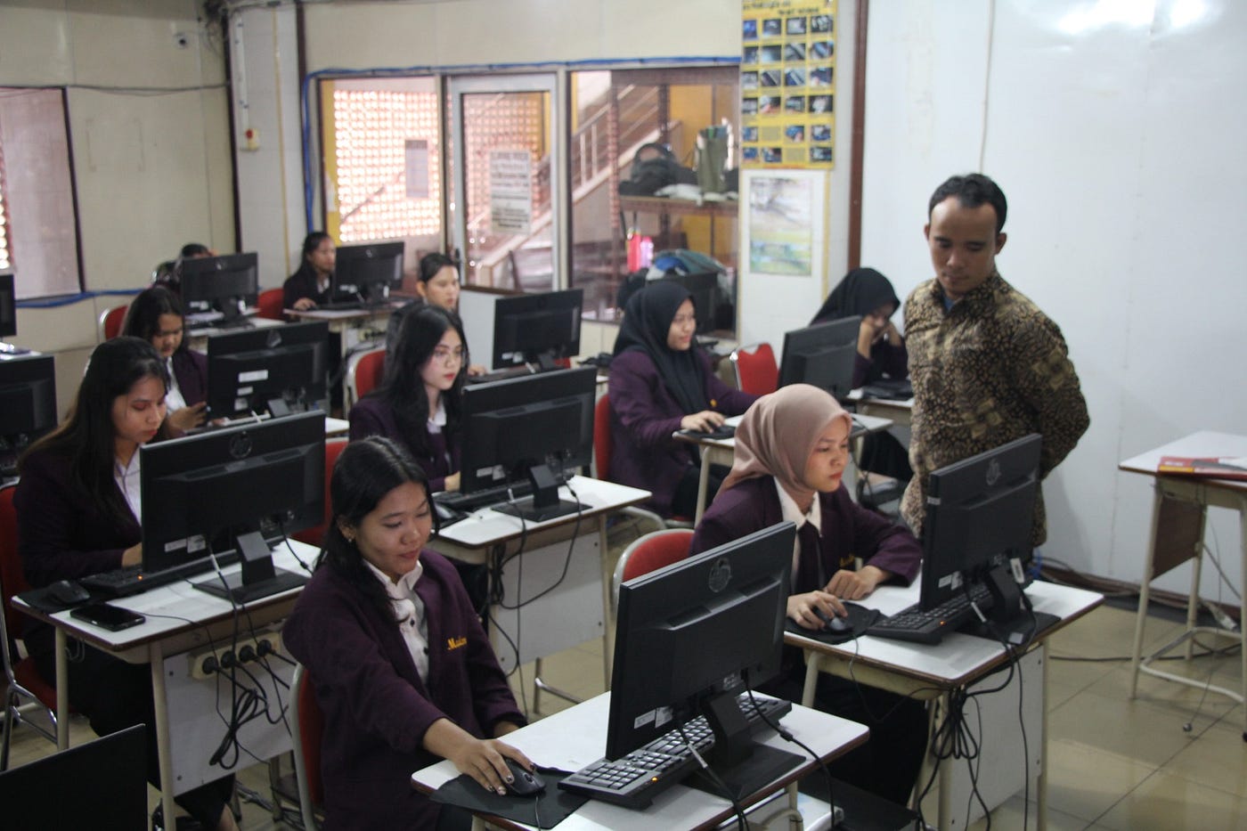 AMIK Medicom Medan