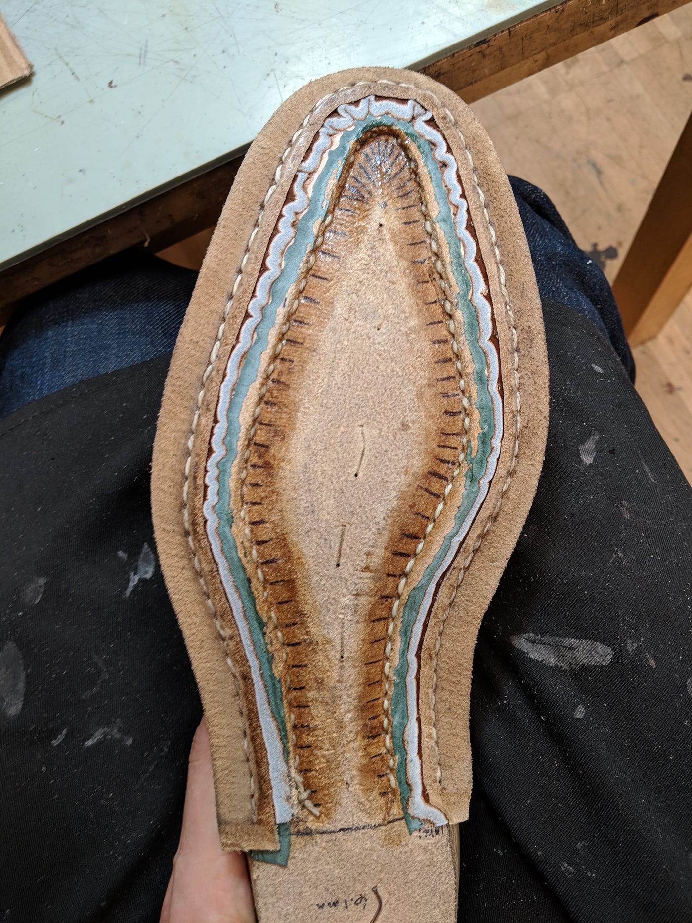 How to stick a sole to a shoe 