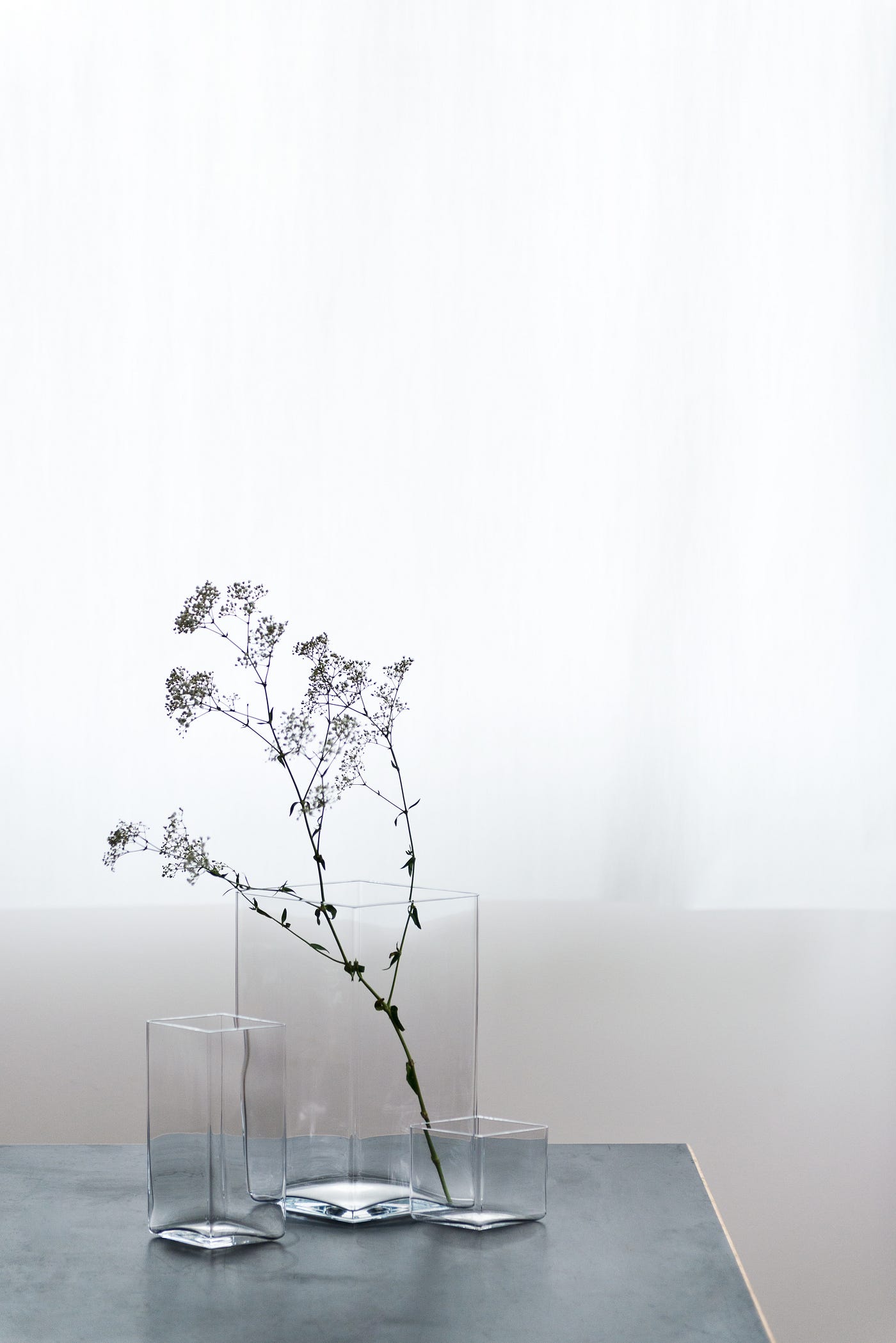 Ruutu — a delicate and simple vase made by mouth blown glass