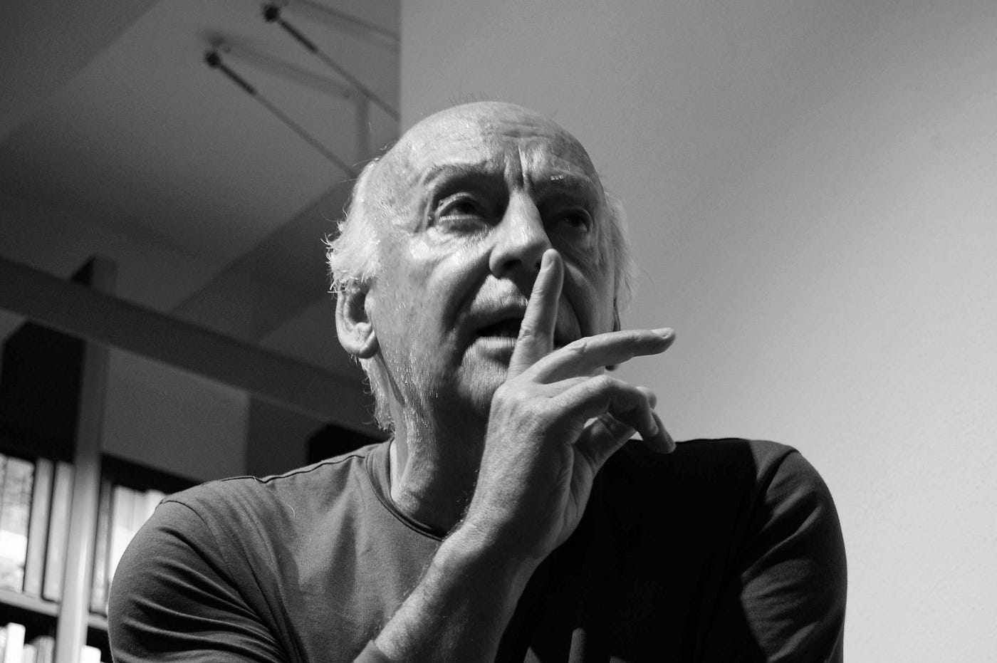 ASSASSINATOS POR CAUSAS NATURAIS — Resenha: Dias e noites de amor e de guerra, de Eduardo Galeano