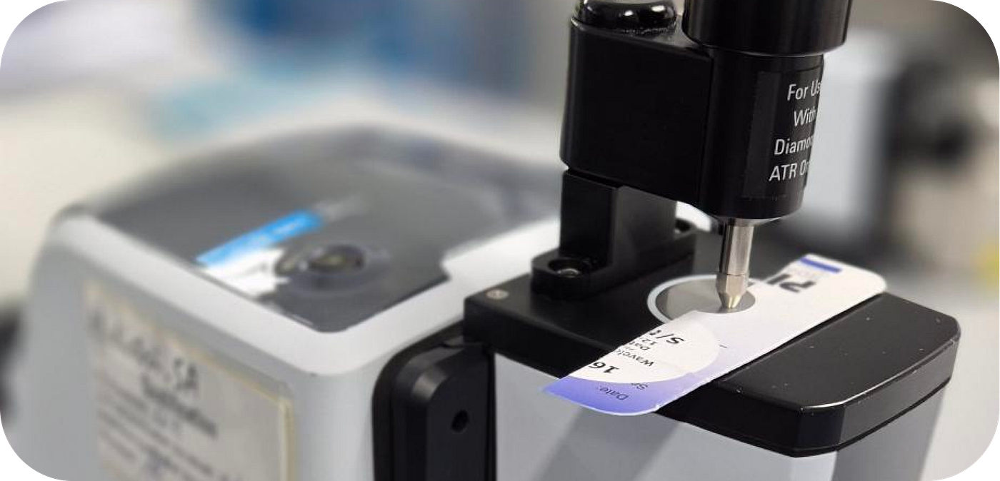 Materialidentifizierung mittels FTIR-Spektroskopie: Gewährleistung von Sicherheit und Konformität bei der Entwicklung von Medizinprodukten