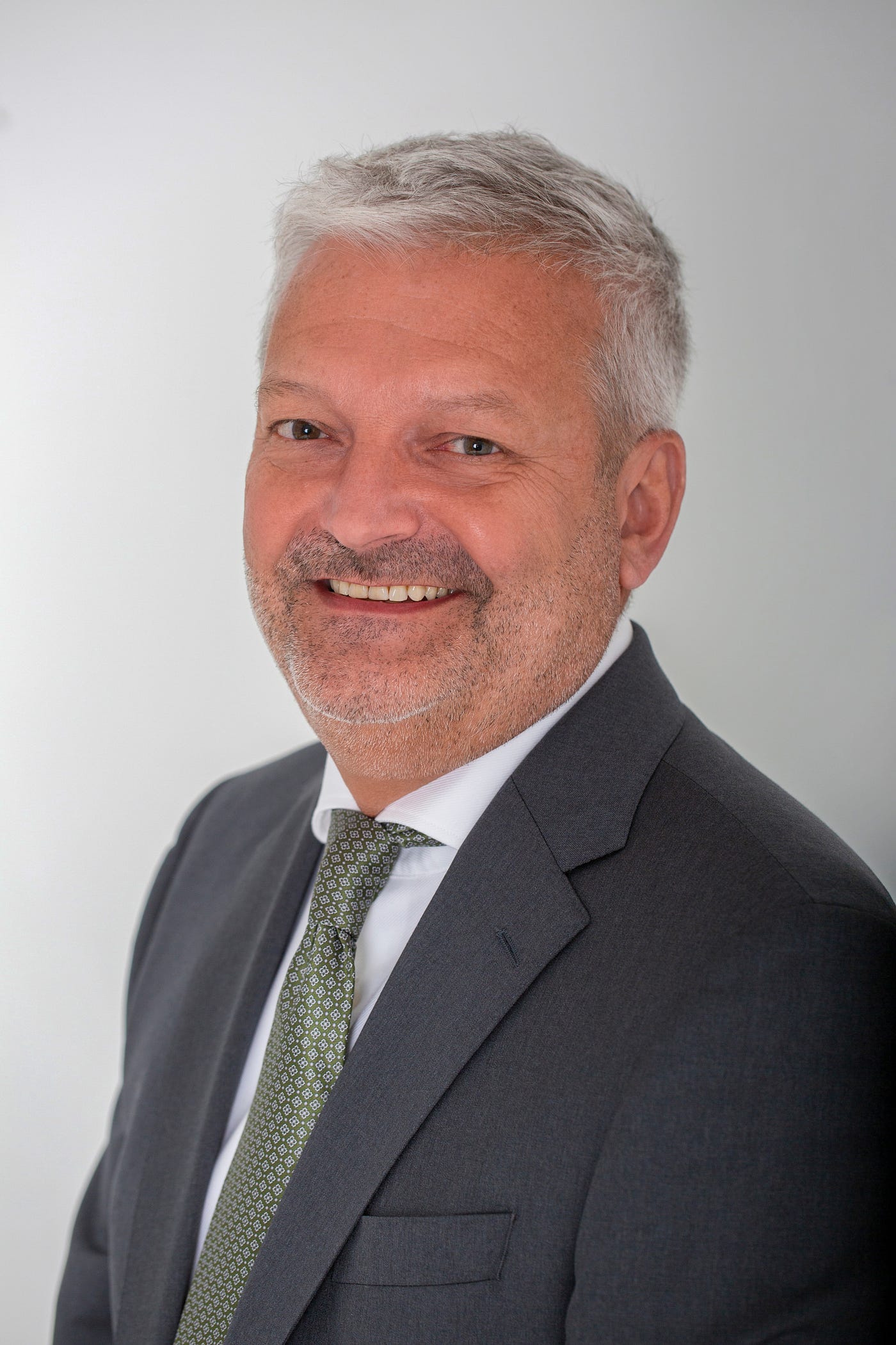 David Barrett of EBC Financial Group On The 5 Essentials for Smart  Investing | by Authority Magazine Editorial Staff | Authority Magazine |  Medium