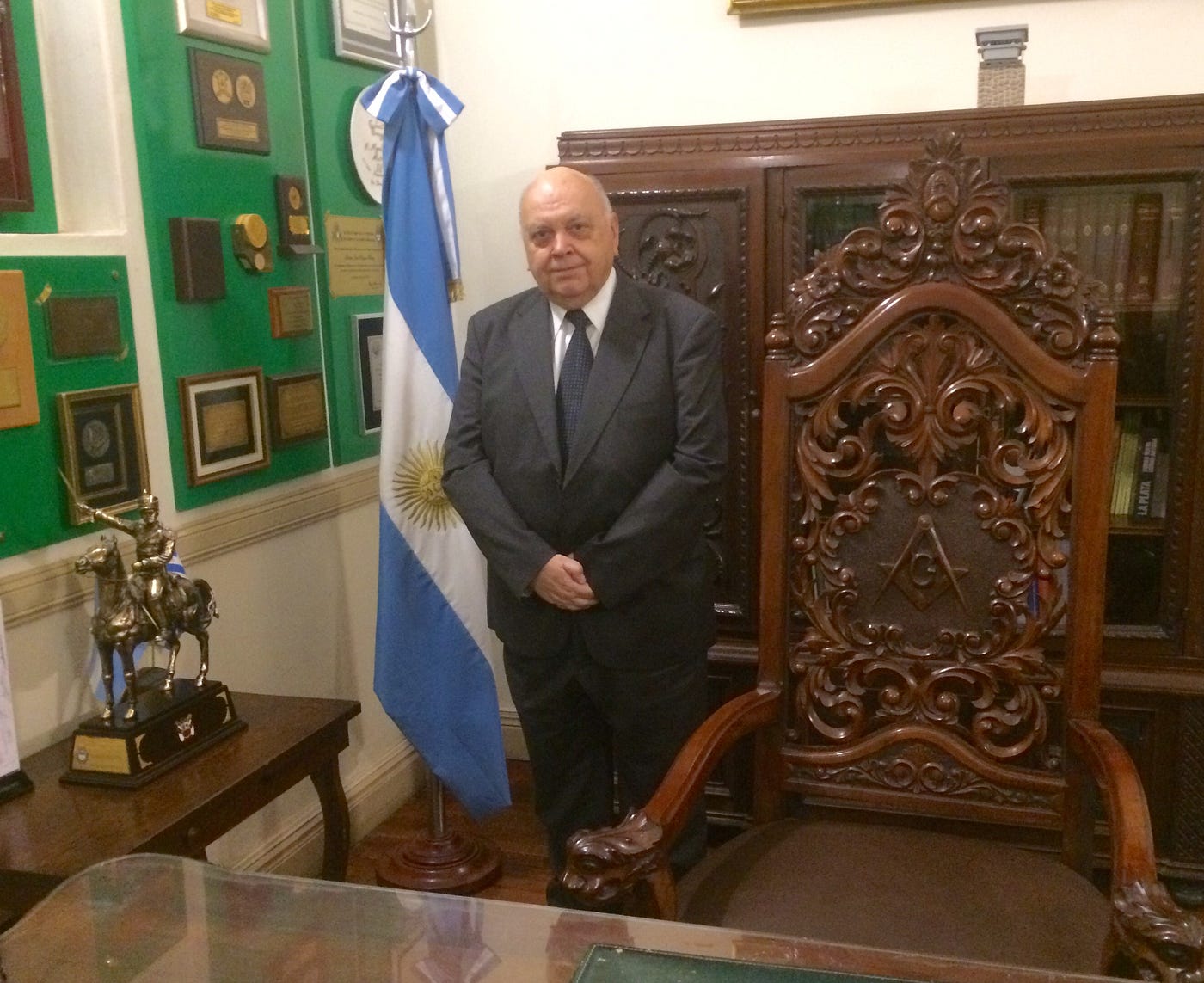 El gran maestre de la masonería argentina nos abre la puertas de la Gran Logia