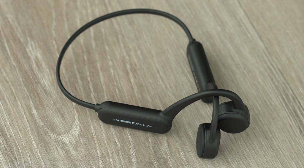 Headphones for workout Jabra elite active 65t review by Author Medium