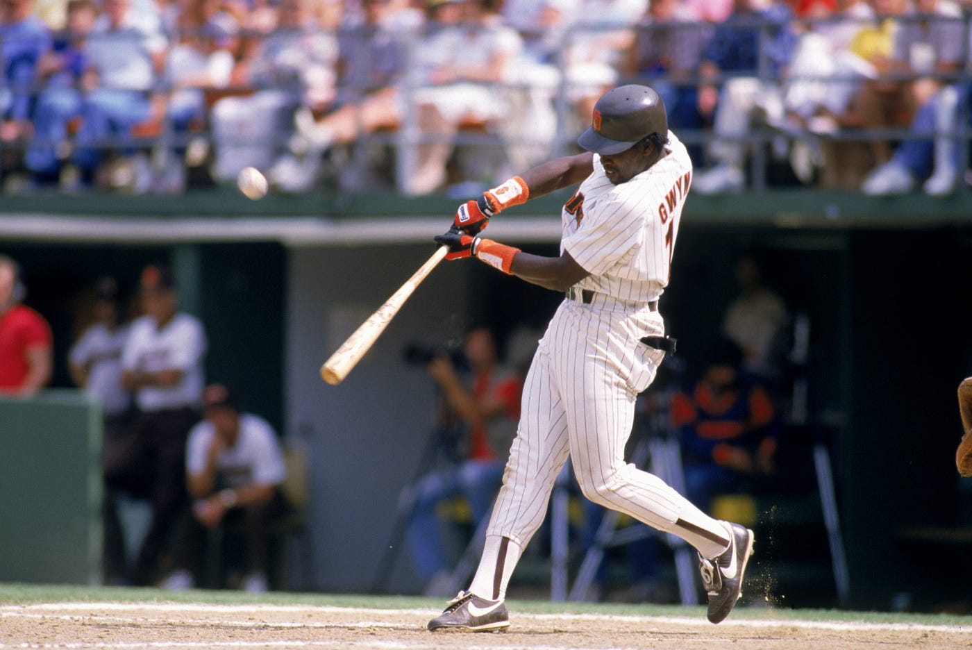 Baseball In Pics - Tony Gwynn up to bat during the 1984 World Series