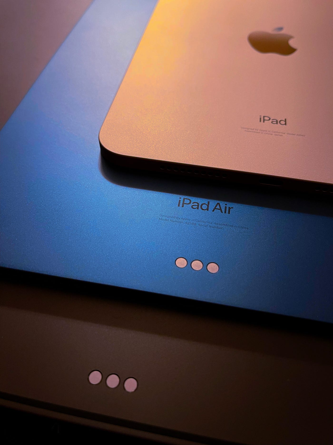 Comparing Apple's iPad Air 5 to My 12.9-Inch iPad Pro, by Joshua Beck
