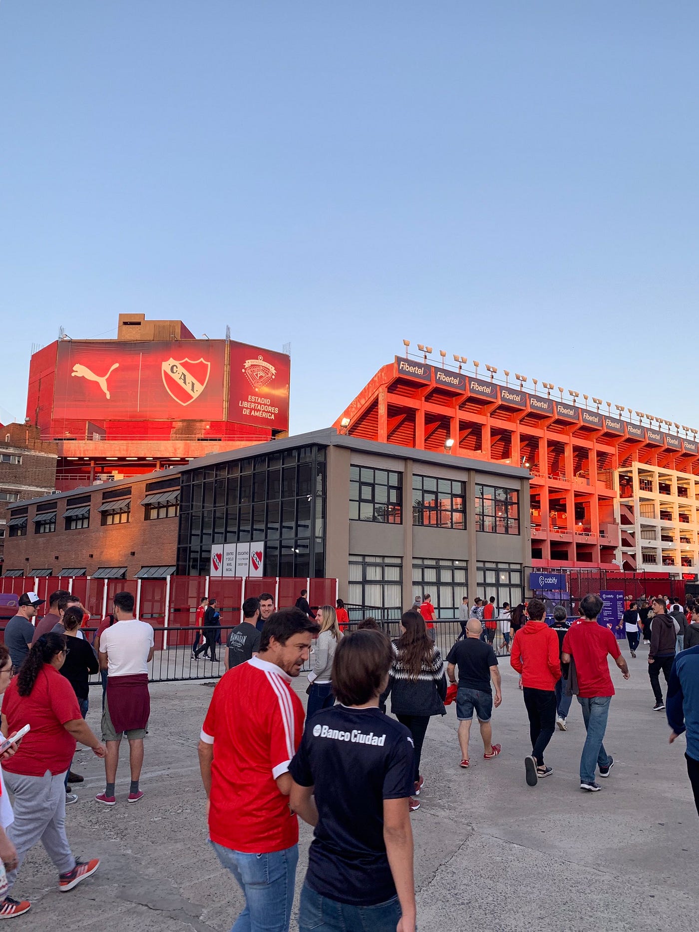Football Travel: Club Atlético Huracán - Outside Write