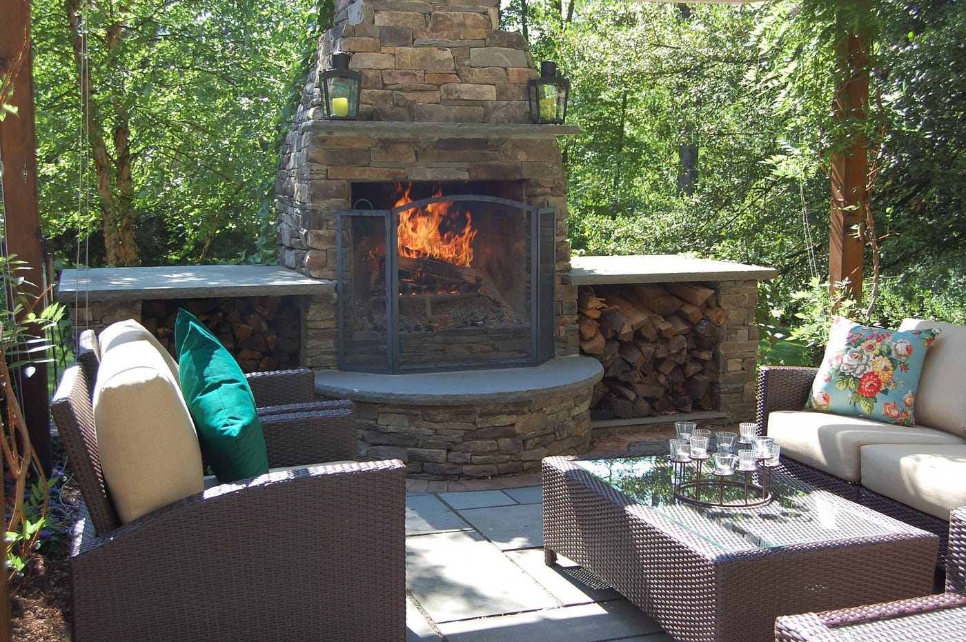 What are Benefits of an Outdoor Fireplace?