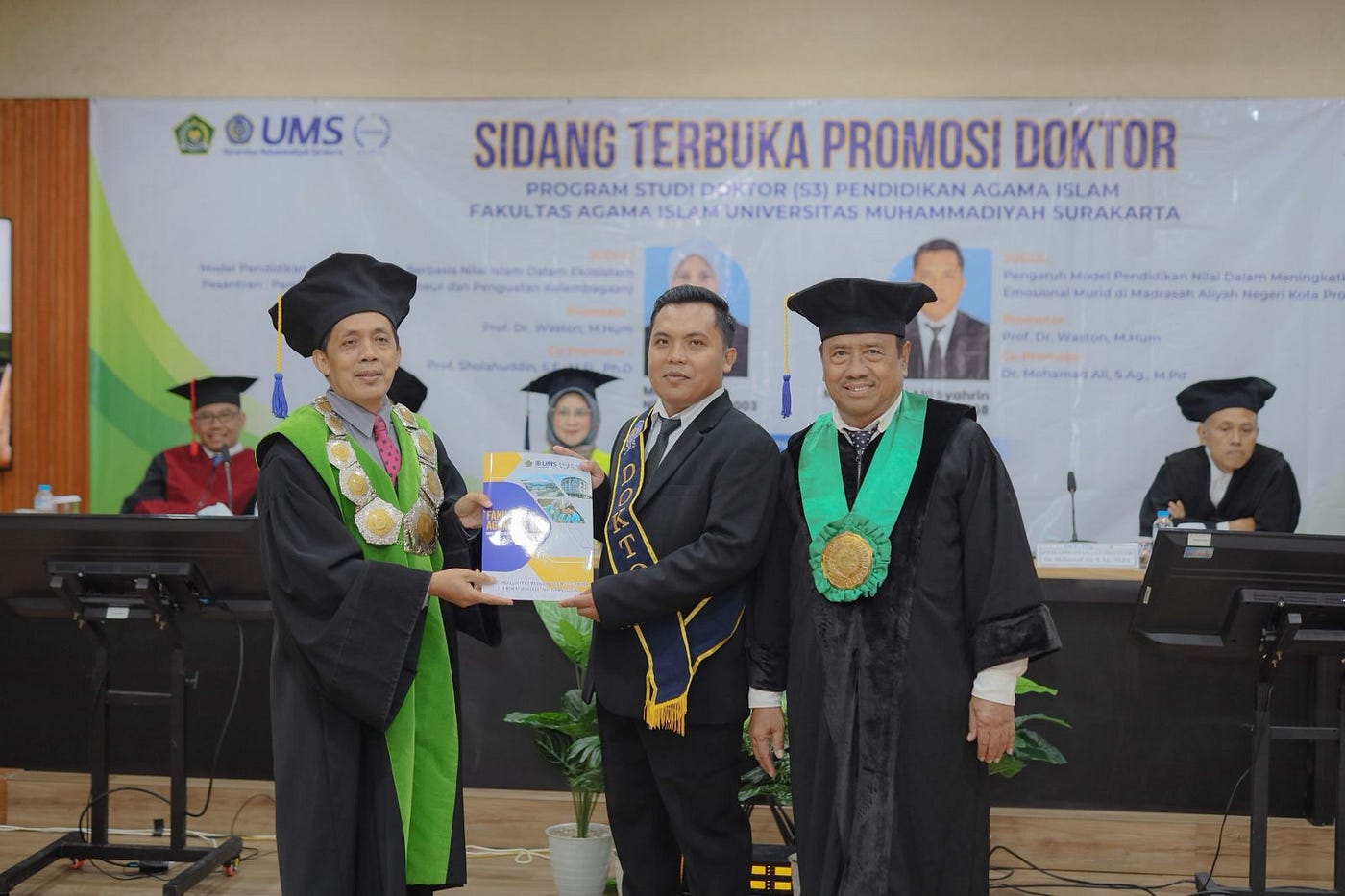 Torehkan Prestasi, Wakil Rektor III IAD Probolinggo Raih Doktor di UMS