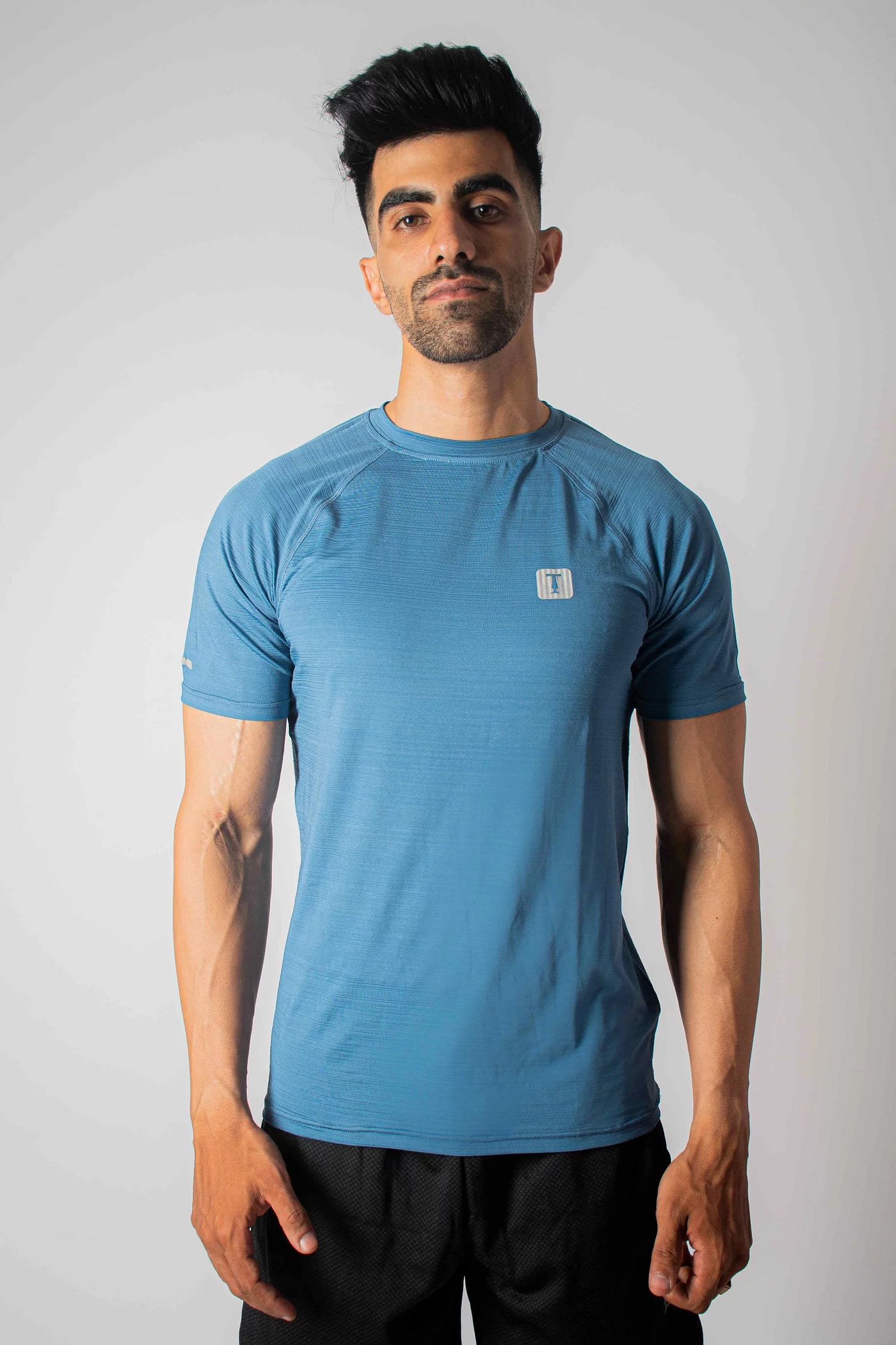 Gym Clothes for Men: How to Stay Comfortable and Confident During