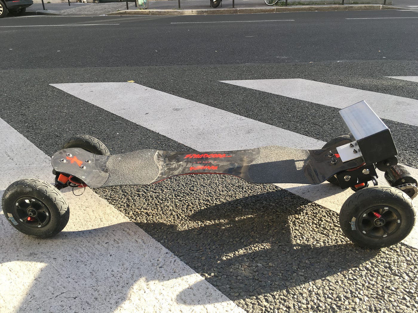 Le premier Mountainboard Electrique avec Batterie(S) amovible(S) & Deck échangeable #esk8