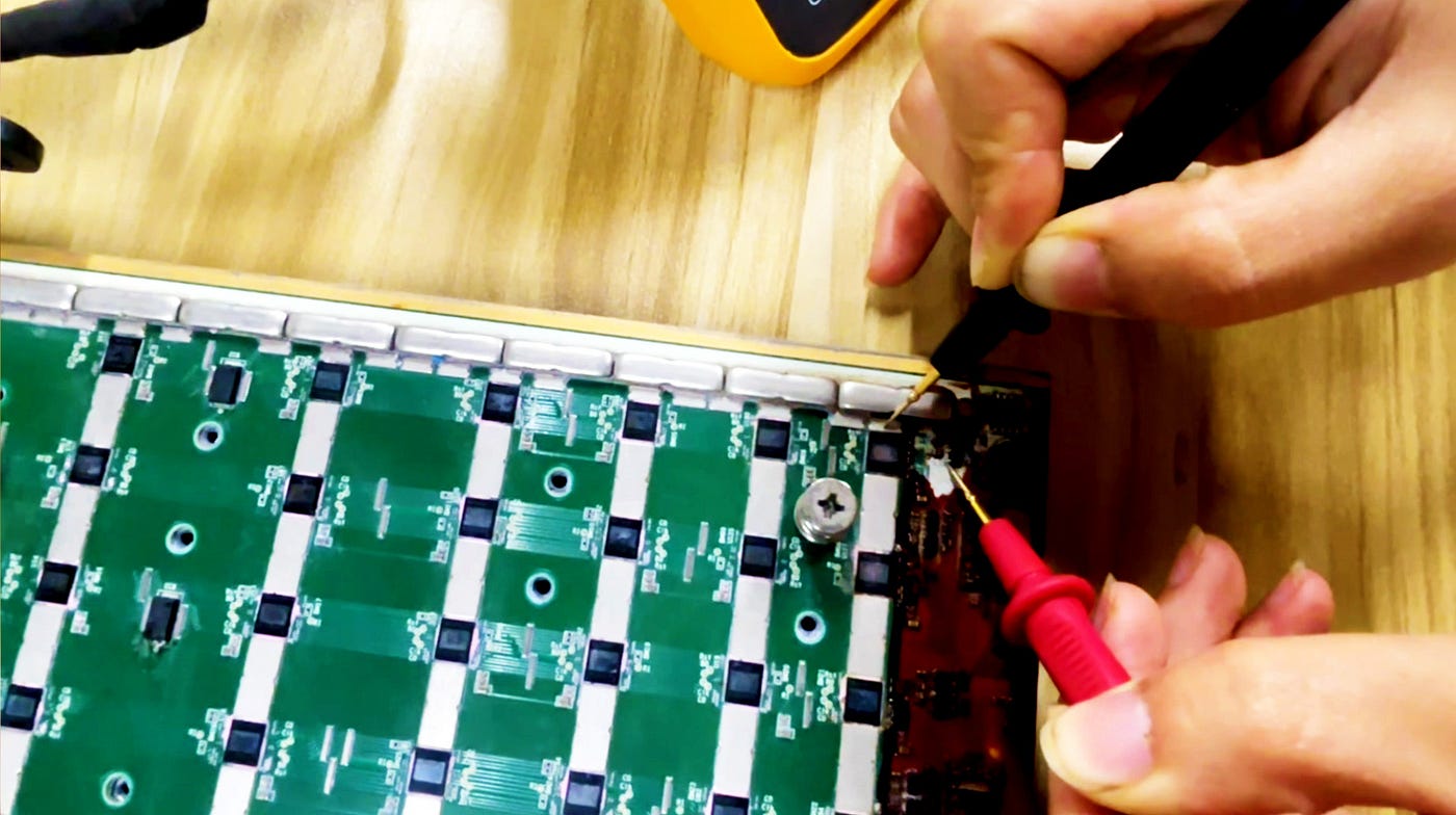 How to Test the 0.8V LDO Chip on a Hash Board Using the Fluke 15B MAX-KIT Multimeter