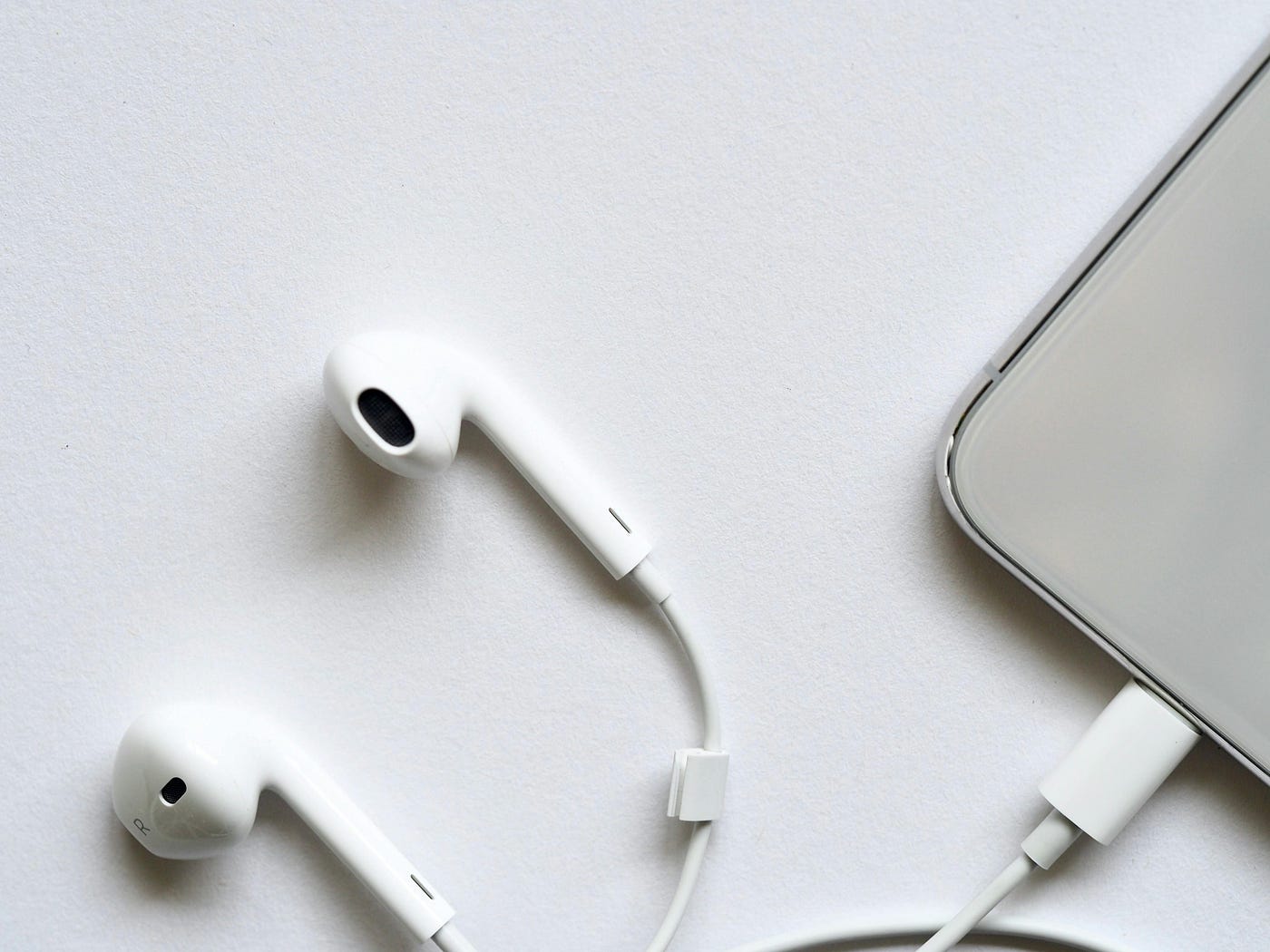 Are Headphones Wearable Technology: Revolutionizing Audio Experience