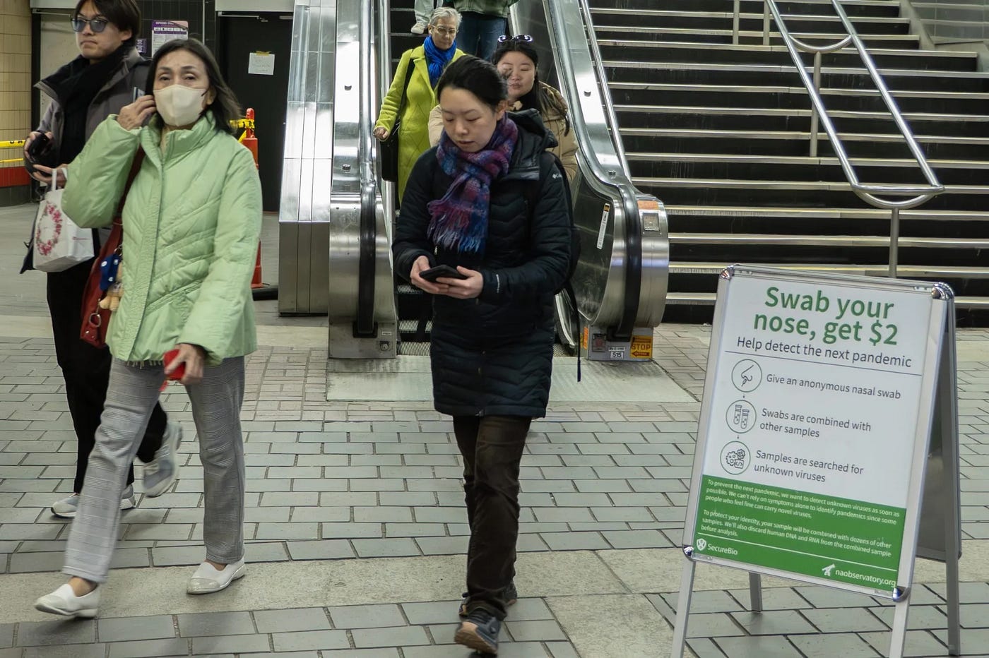 The sign in Harvard Square station. Credit: Zoe Beketova