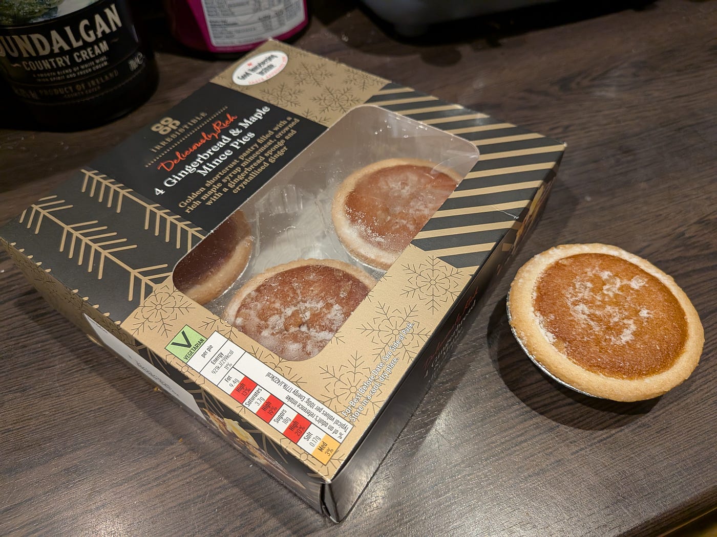 Festive Review #9: Co-op Gingerbread & Maple Mince Pies