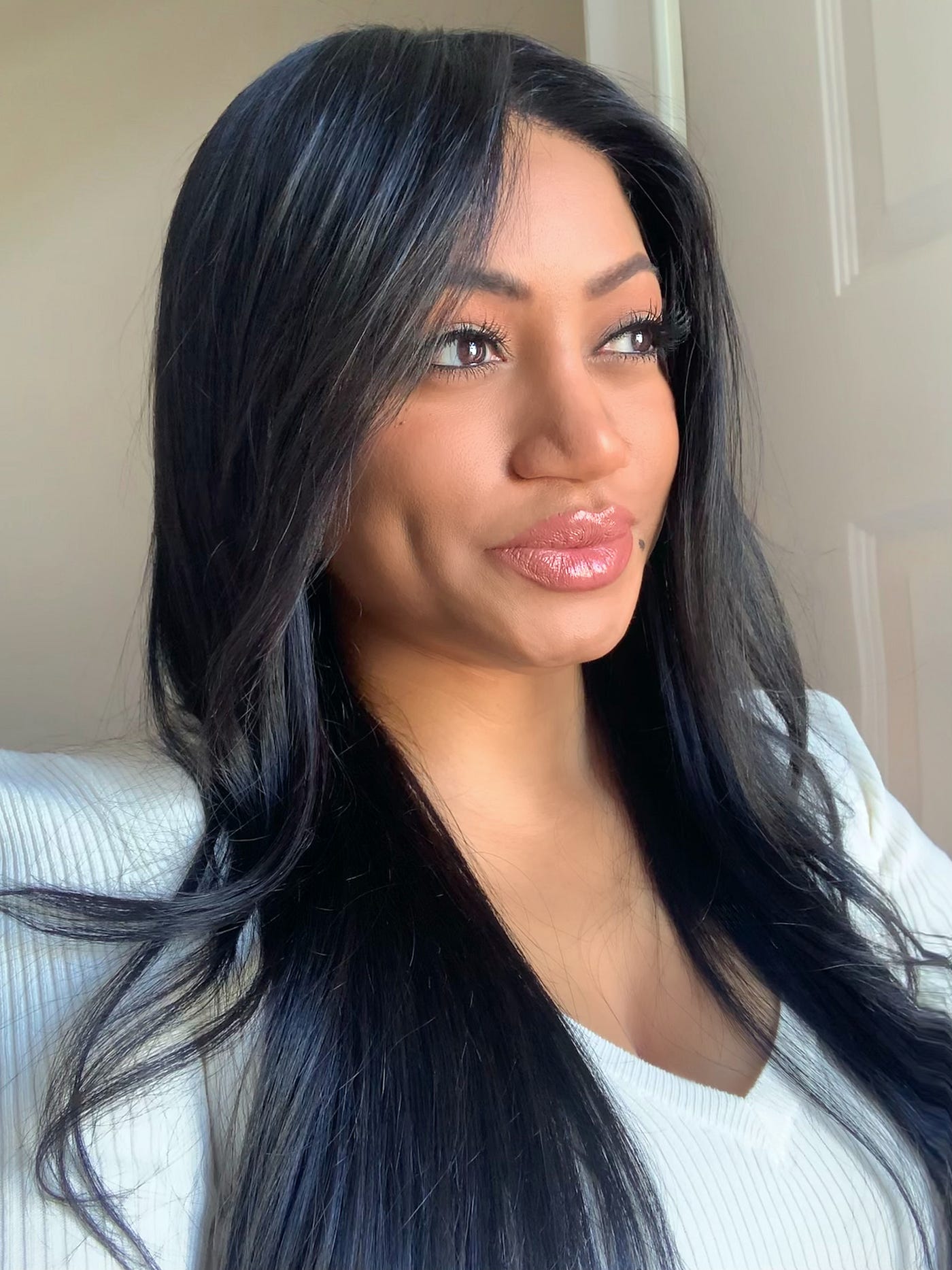 Female Founders: Suhay Gonzalez Of Seis Cosmetics On The Five