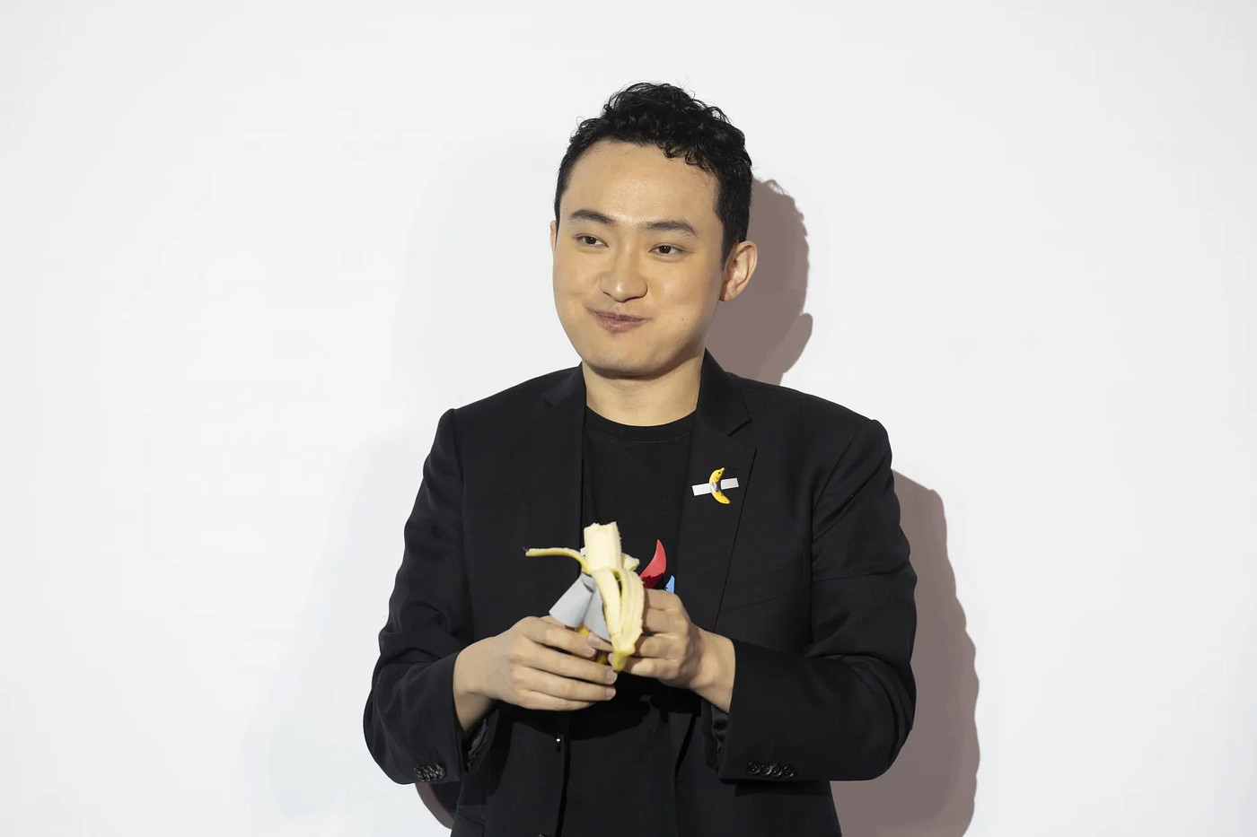 He Paid $4.57 Million for Lunch with Buffett Then Built a $23.6 Billion Crypto  Empire | by Celestine Riza Tsuki | Medium