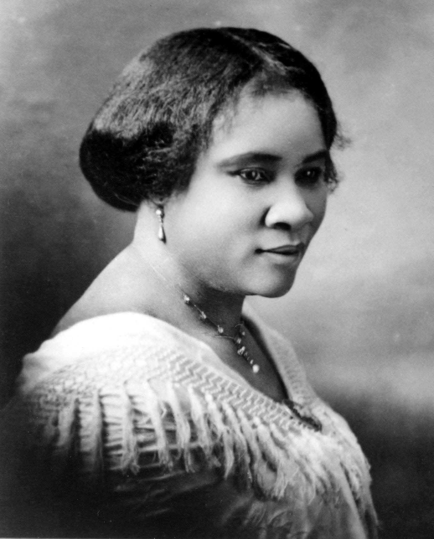 ☕ 1. Madame C.J. Walker: L’Imperatrice Nera che Creò il Suo Regno