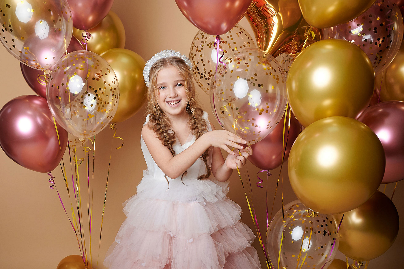 HOW TO DO A PHOTO SHOOT ON BIRTHDAY? SOME SUGGESTIONS FOR A