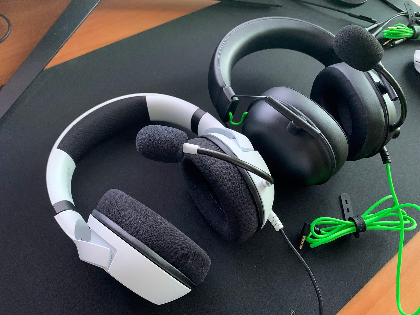 I've got an old razer kraken headset, put don't have the connecting cable  which I'm told you have to use to get the mic and audio to work. I only  have one