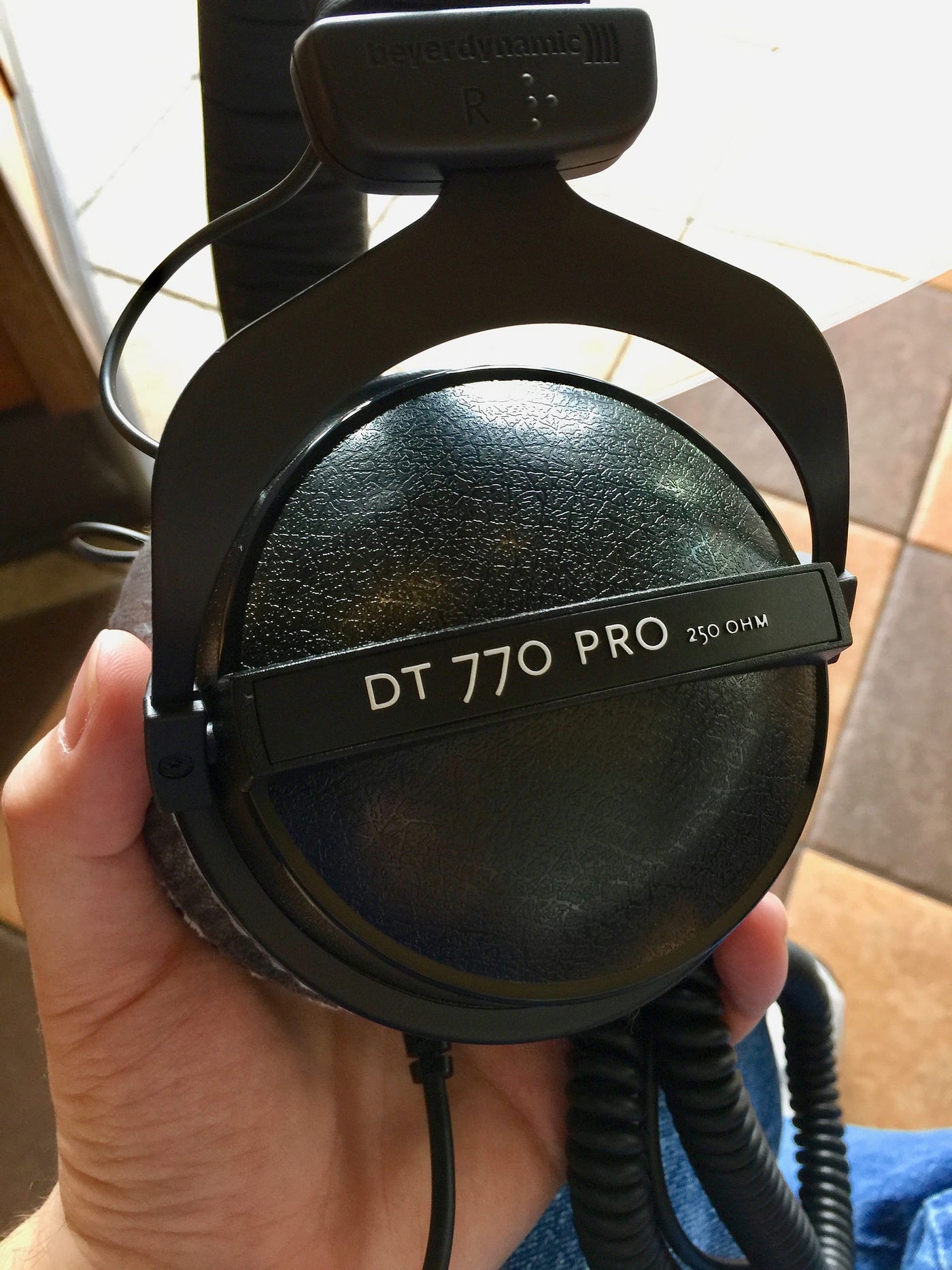 beyerdynamic DT 770 Pro Studio Headphones - Over-Ear, Closed-Back,  Professional Design for Recording and Monitoring (80 Ohm, Grey)