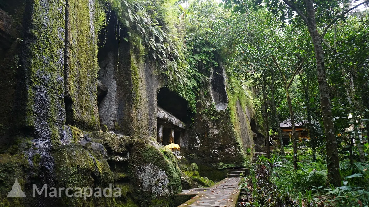 Relung-relung pertapaan di sekitar candi kesepuluh Gunung Kawi
