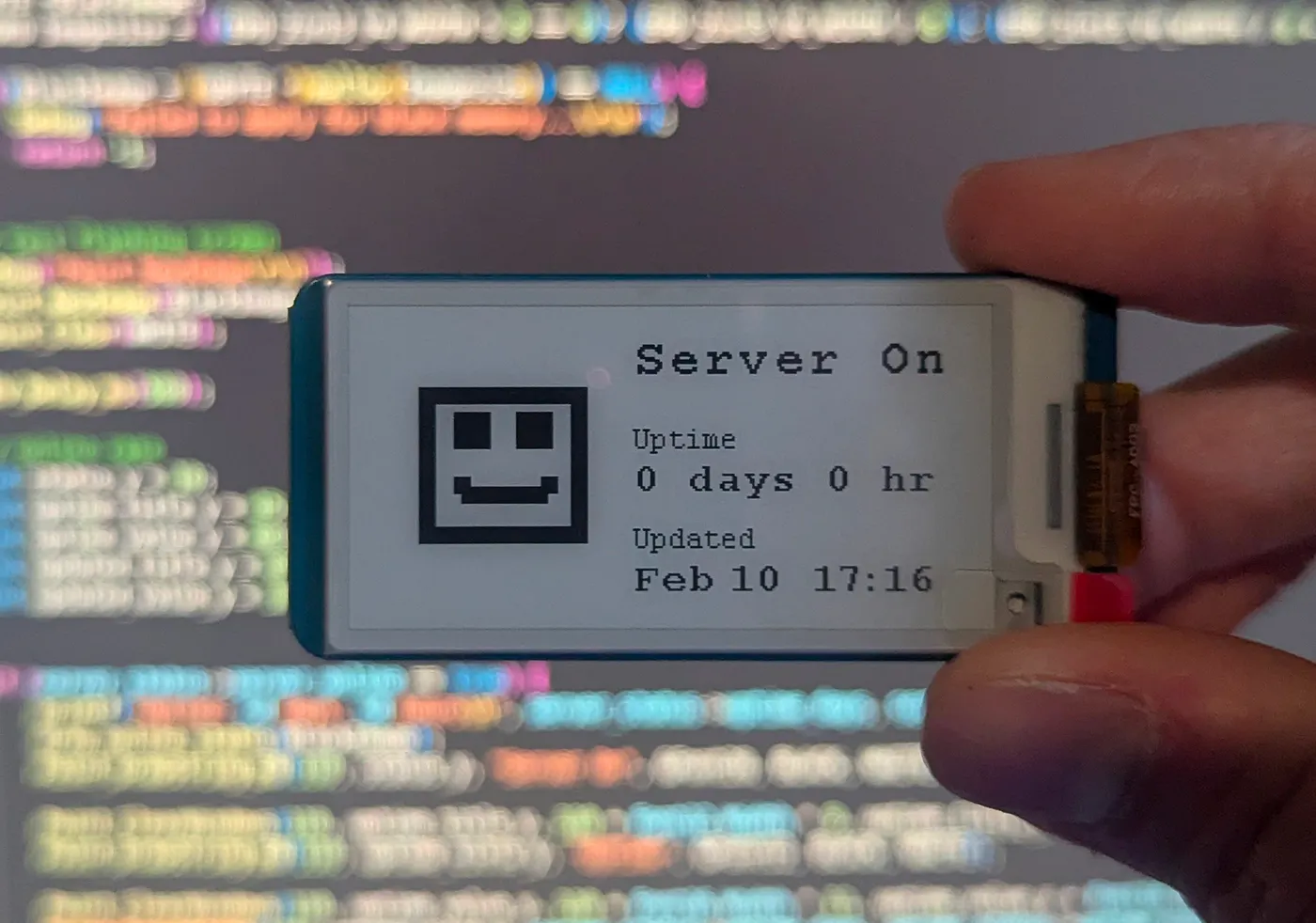 Server monitoring with eink display + microcontroller