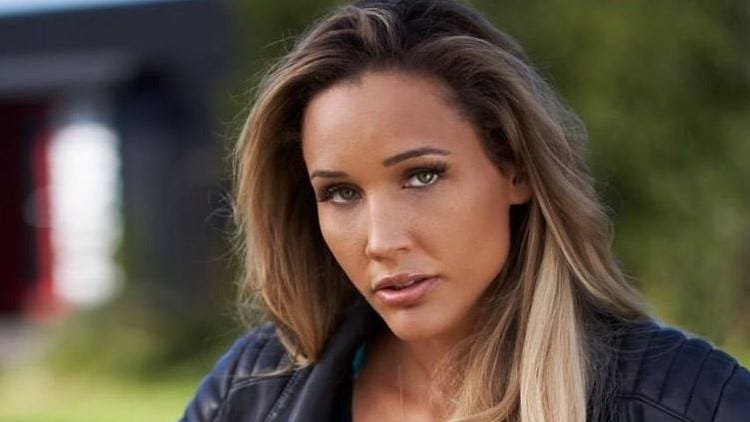 ashley-hook-s-instagram-twitter-facebook-on-idcrawl