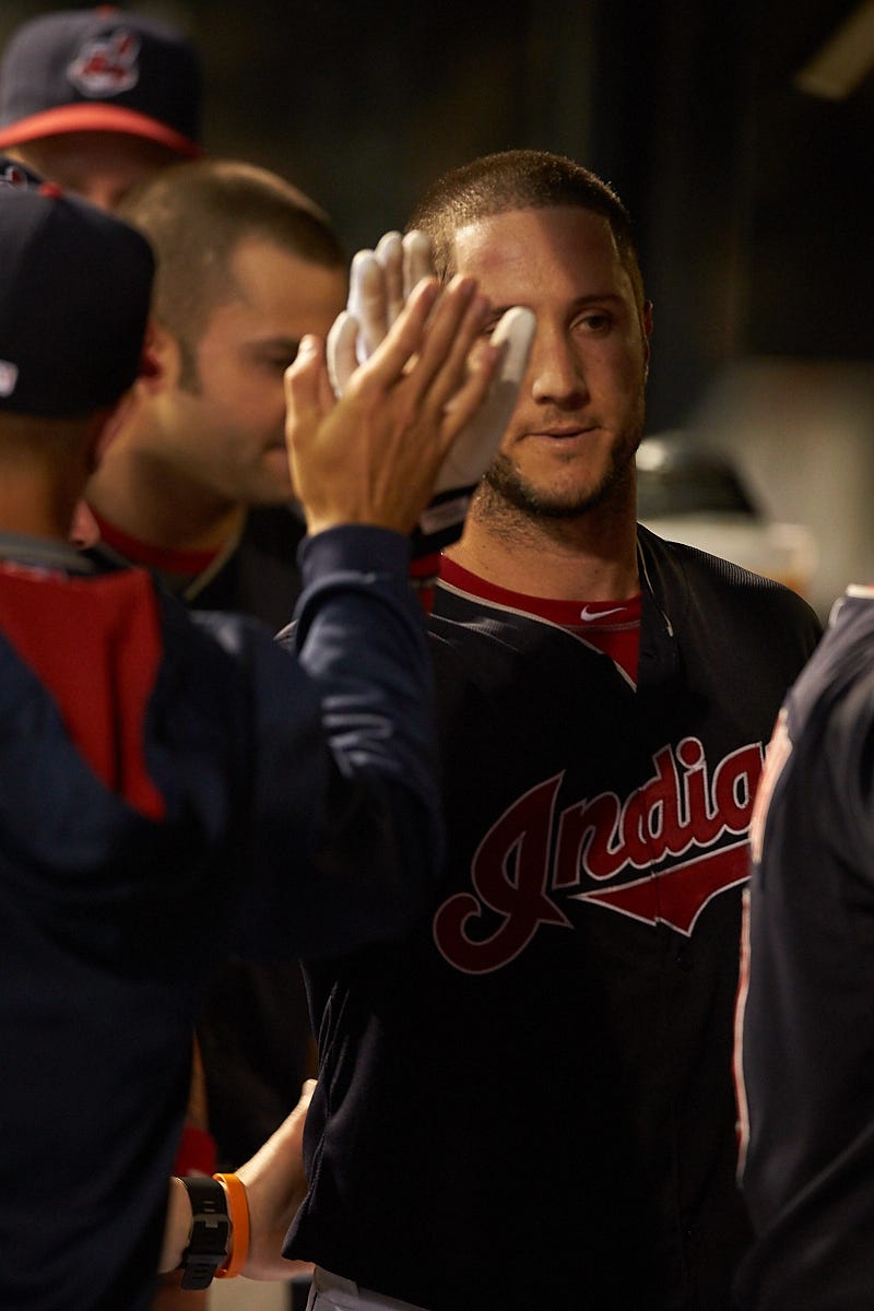 Indians players shave their heads for Mike Aviles' daughter