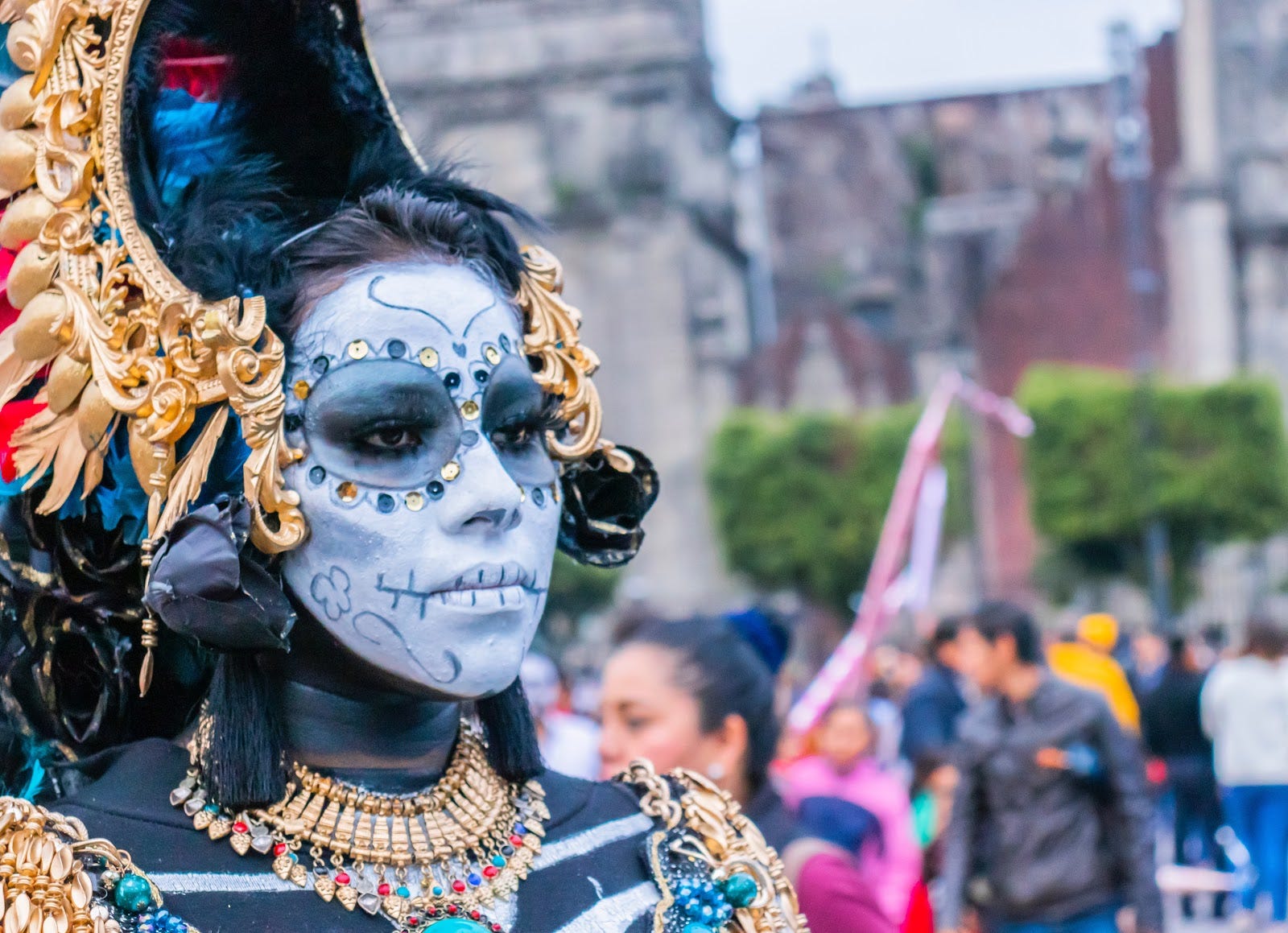 Is It Wrong to Wear Day of the Dead Face Painting if You're Not Mexican? |  by Sebastian Purcell, PhD | ILLUMINATION-Curated | Medium