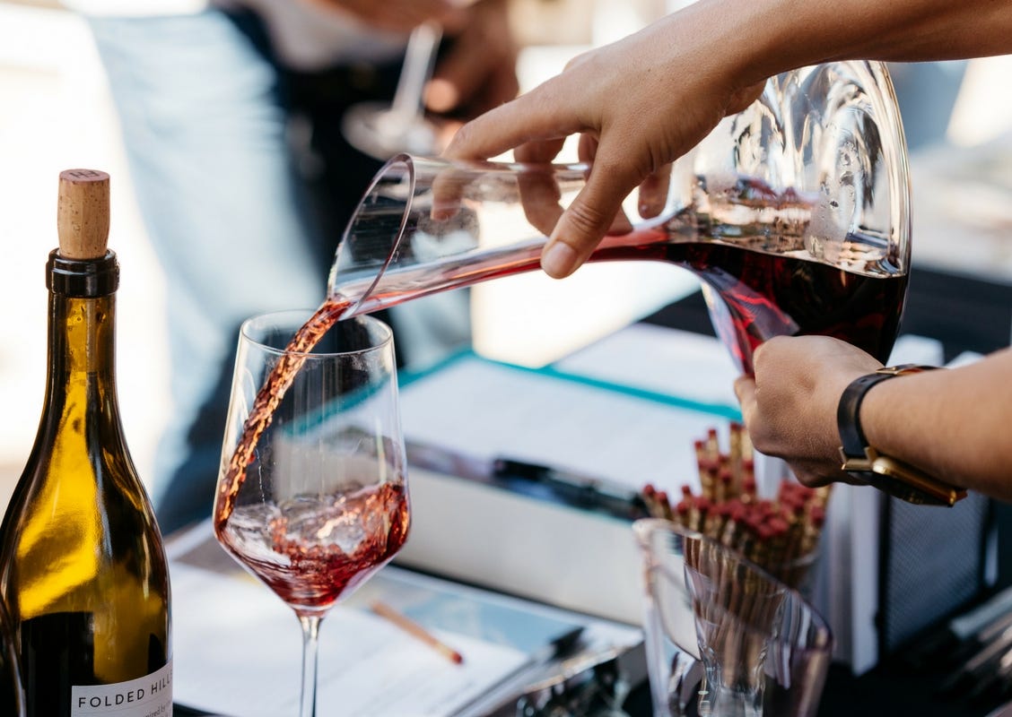 How to Aerate Wine Without an Aerator: Easy DIY Methods Revealed 3 How to Aerate Wine Without an Aerator: Easy DIY Methods Revealed