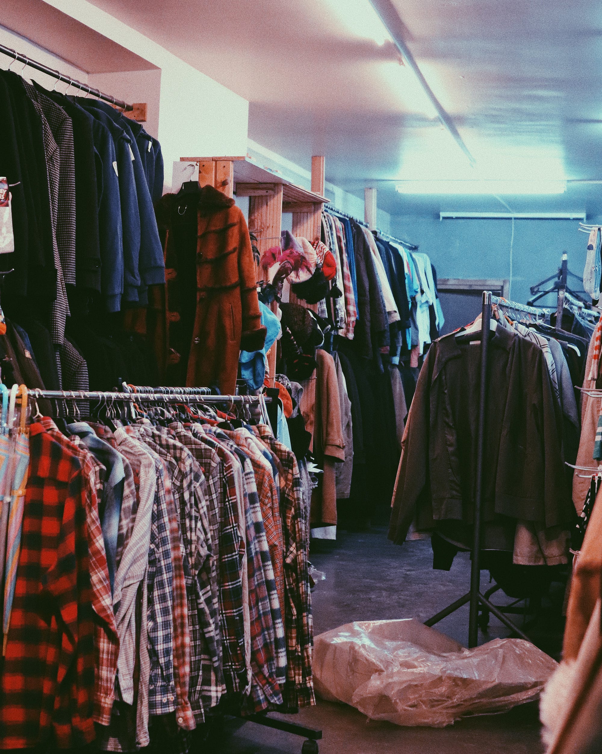 How to become a vintage fashion dealer – Guardian Guide: Vintage