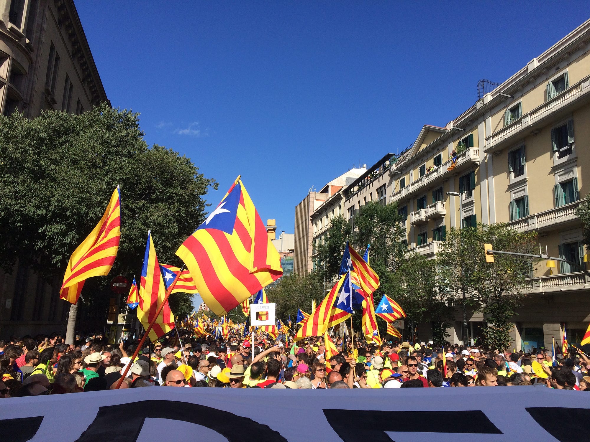 CATALAN VS SPANISH: WHAT DO THEY SOUND LIKE? 