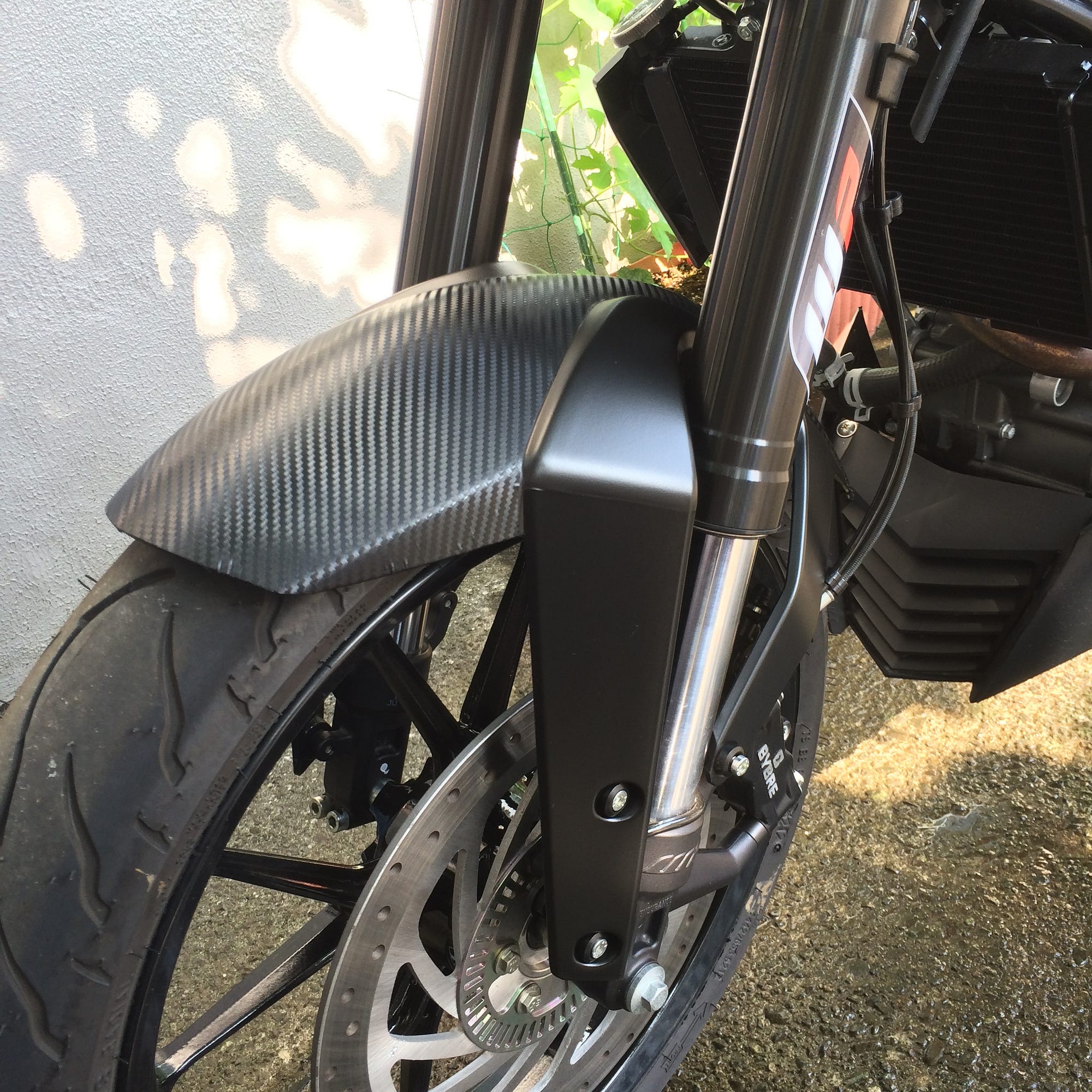 KTM 790DUKE/890DUKE R用 フロントスクリーン カーボン柄
