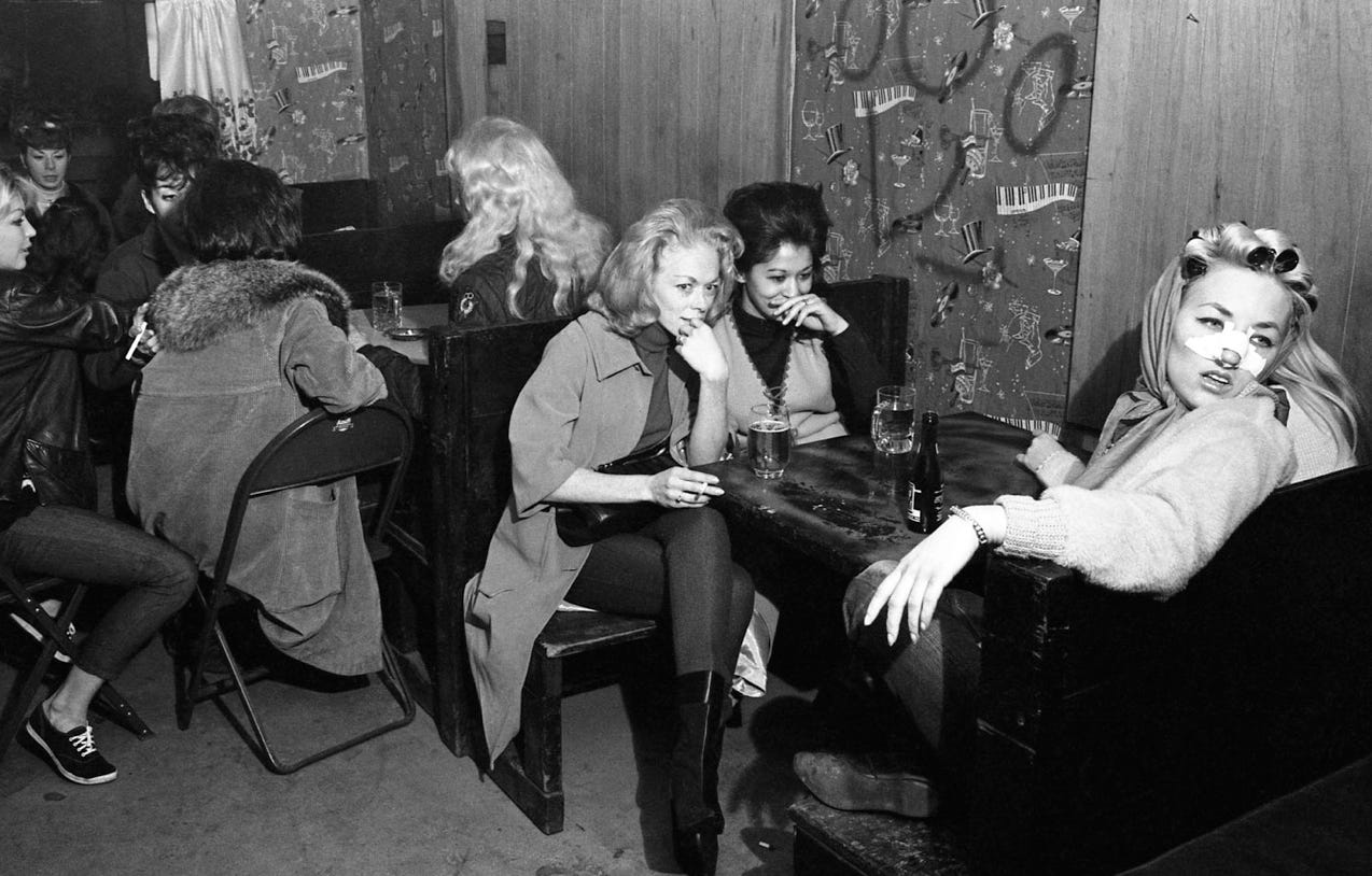 The women of the Hell's Angels were bad, brassy, bombshell 'old ladies' |  by Rian Dundon | Timeline | Medium, image size:1274x814